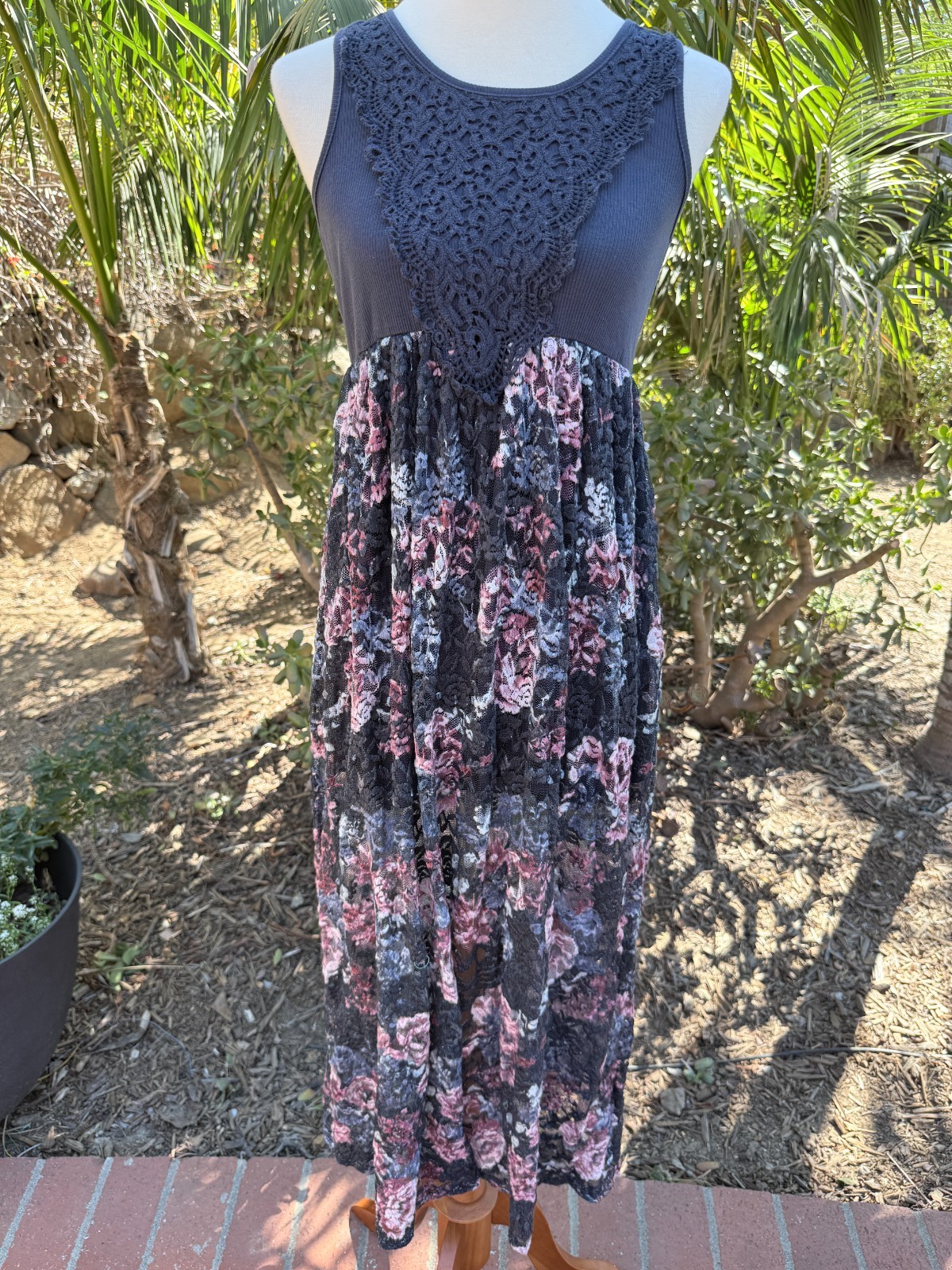 Weavers Casual Dark Boho Sheer Floral Lace Overlay Maxi Dress Crochet Top Size S