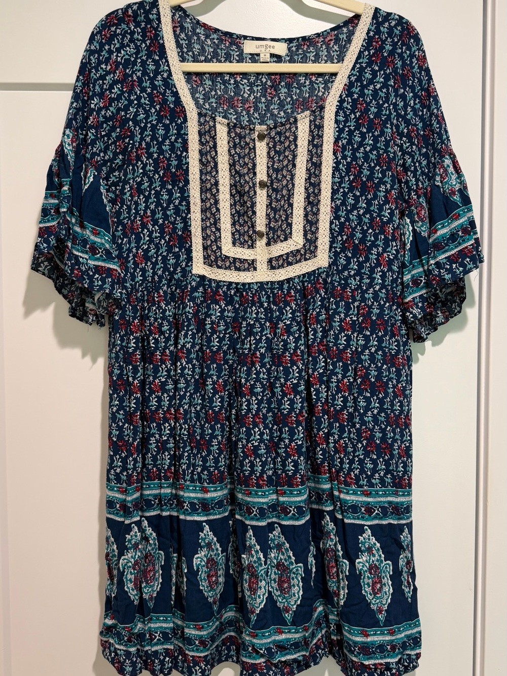 Umgee Navy Floral Boho Tunic with Cream Crochet Yoke size medium