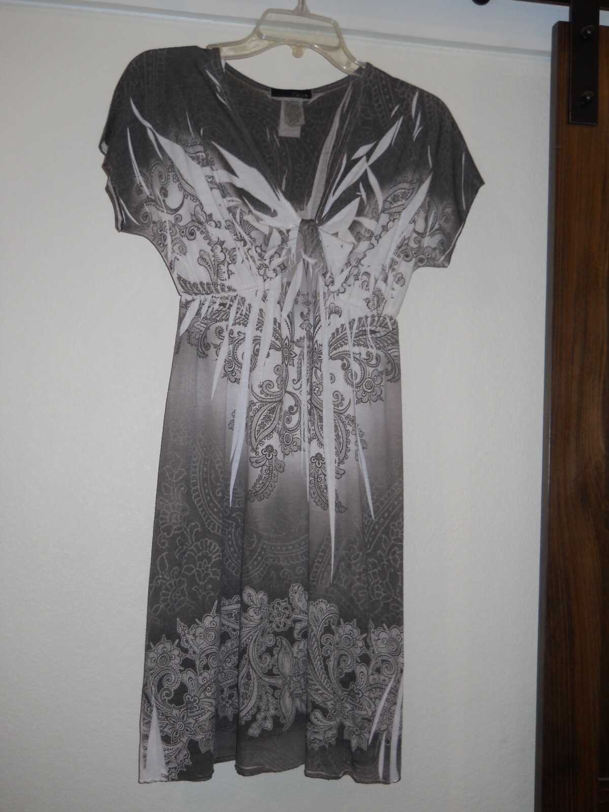 Espresso. V-neckline Empire Dress. Gray & White, Size S _