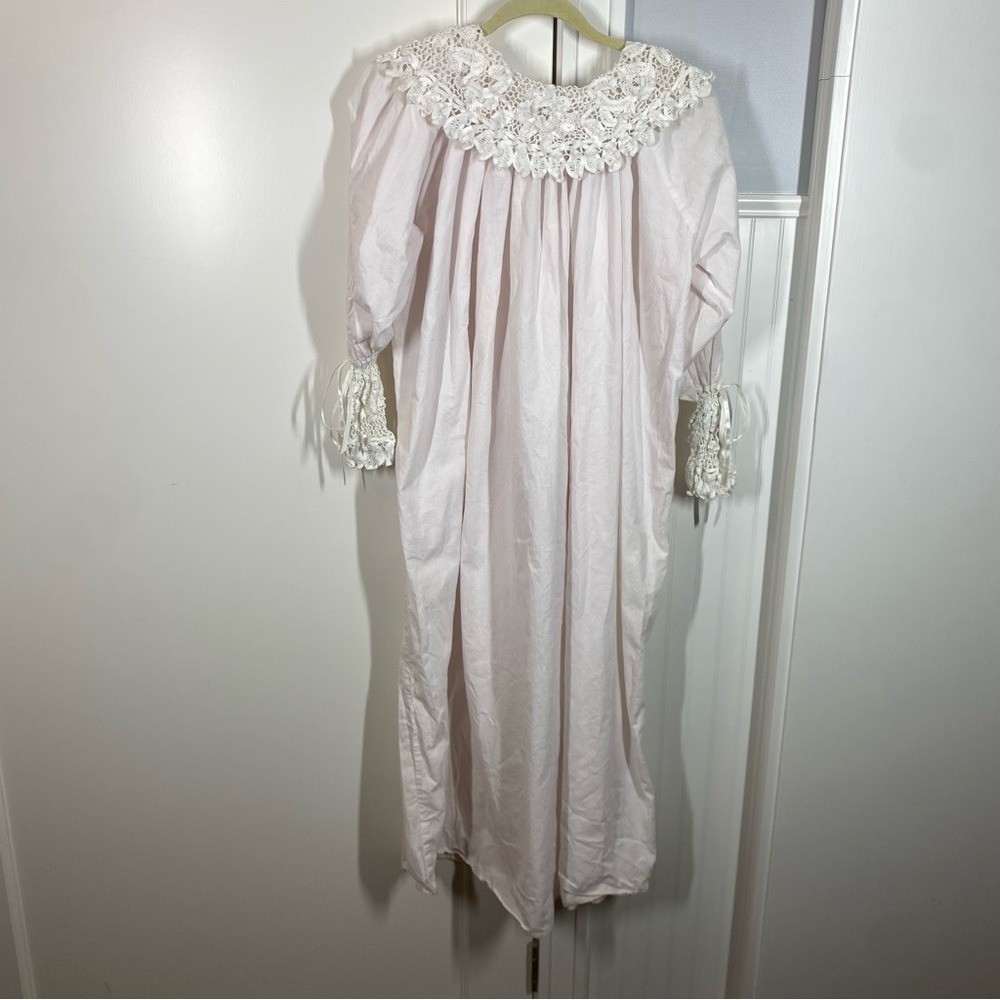 VTG VANDEMERE Pink Lace Cotton Cottage Core Nightgown M Victorian Crochet Lace