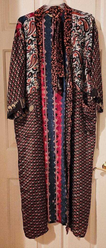 Art Silk Kimono Robe~ Women’s One Size~Kimono~Paisley Floral~Red, Black~NEW 2nd
