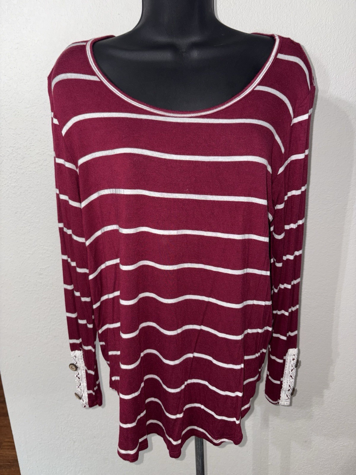 7th Ray Knit Blouse Top Women Large Long Sleeve Lace & Button Accents Maroon