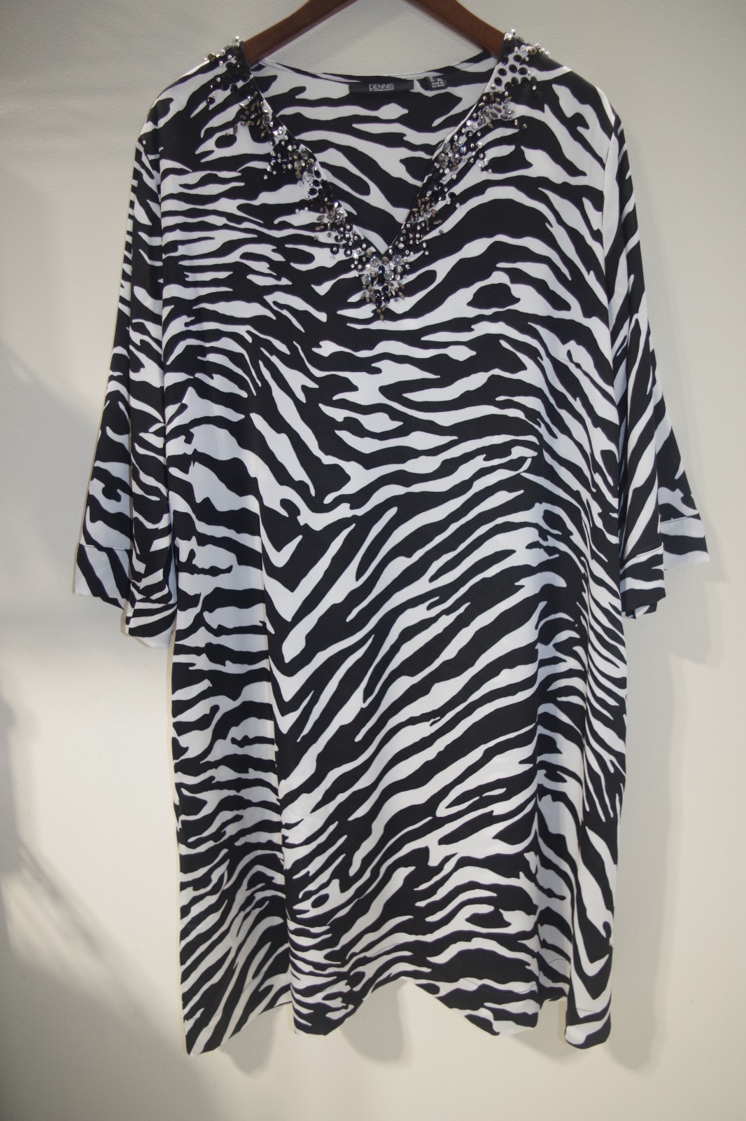 Y1 Dennis by Dennis Basso Black & White Zebra Print Embellished Dress 1X V Neck