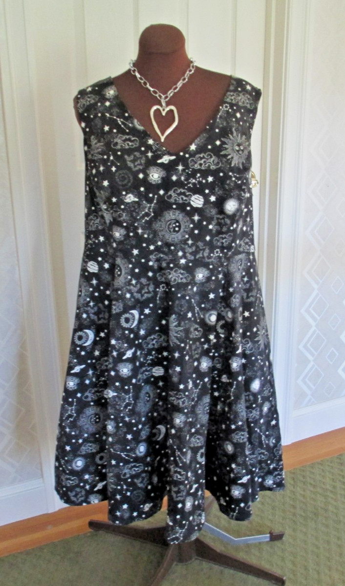 NWOT Eva Rose Celestial Astrology print Dress Plus Size 2X Sun Moon Stars