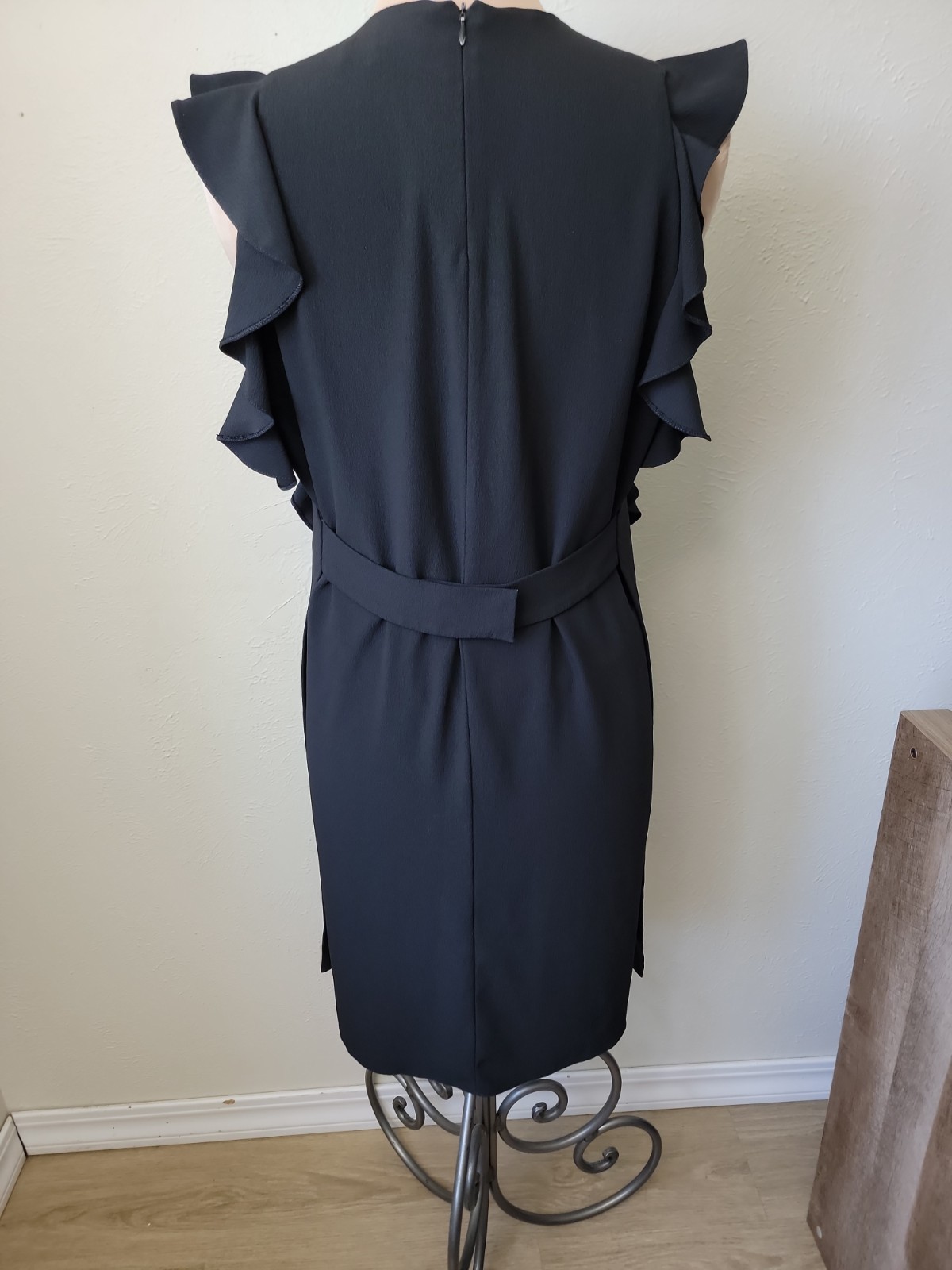 Carven Black Flutter Sleeve Crepe Shift Dress Size EU 38 Medium 6/8 Designer