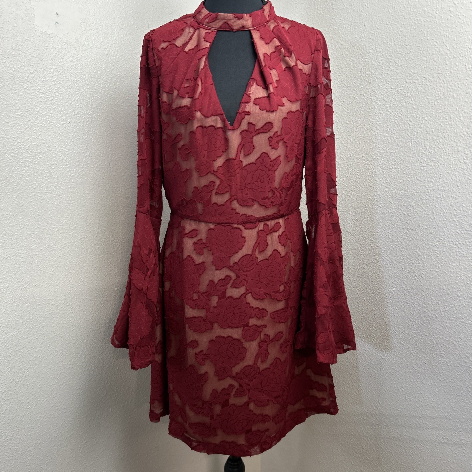 Lucy Paris Dress Women’s M Maroon & Tan Underlay Floral Embroidered Bell Sleeve