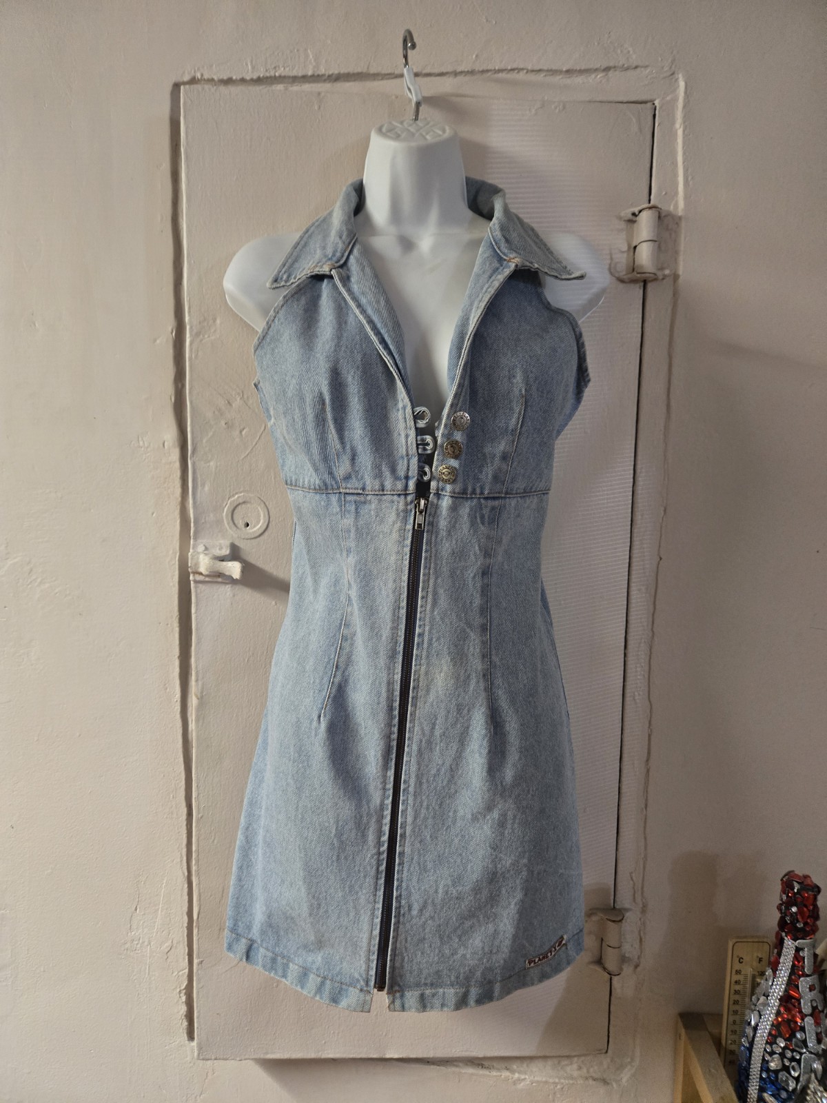 jean dress women denim zipper in the front with silver three buttons in a size s