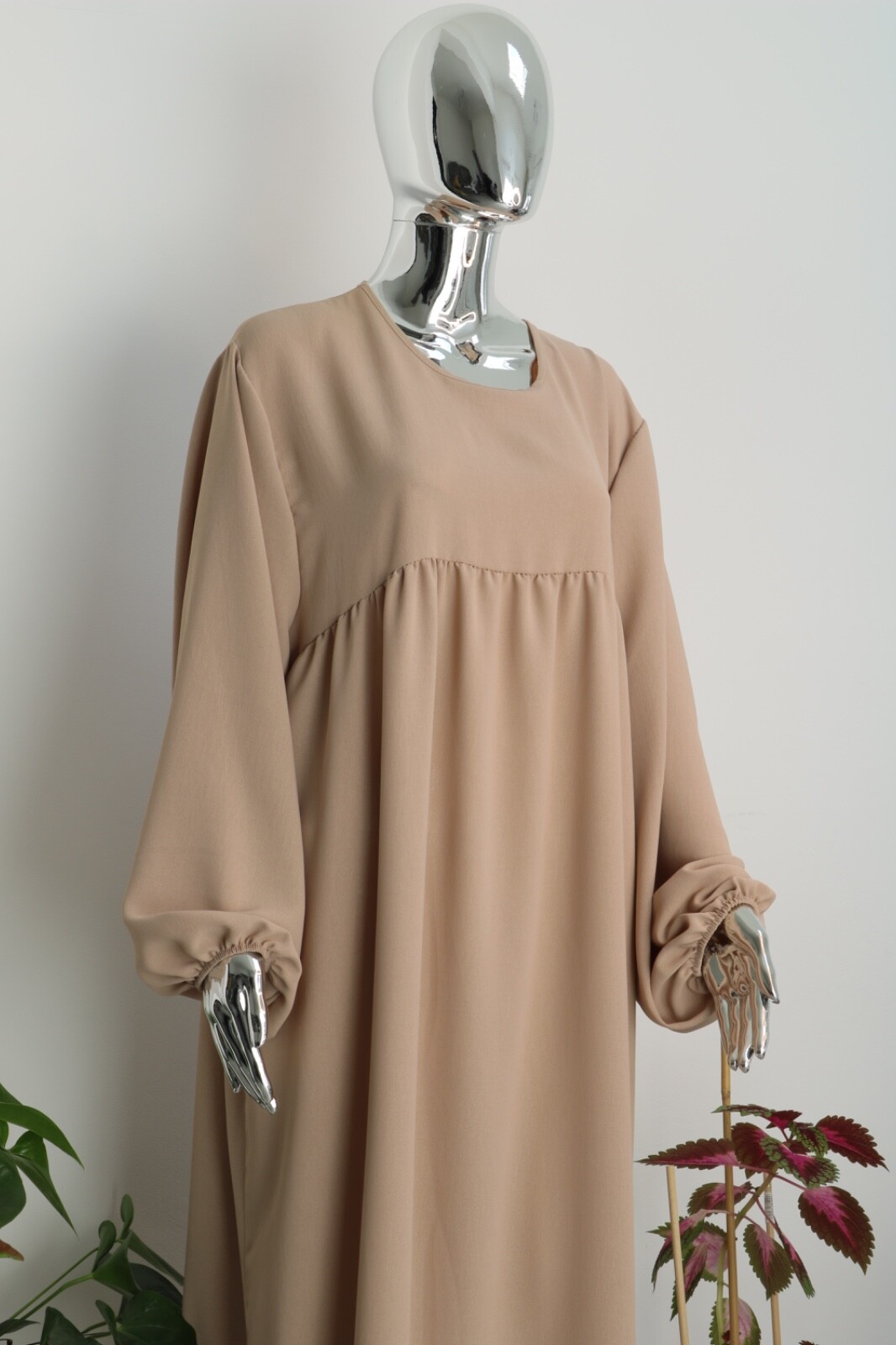 Modest Balloon Sleeve Abaya ,Classic Style and Crew Neck for All Seasons