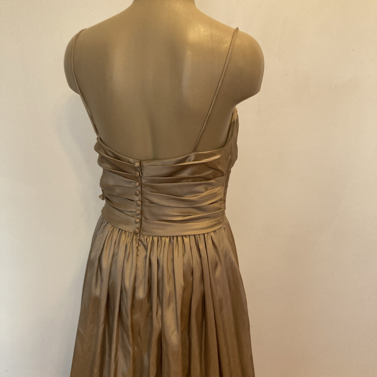 Watters and Watters size 6 beige long gown dress