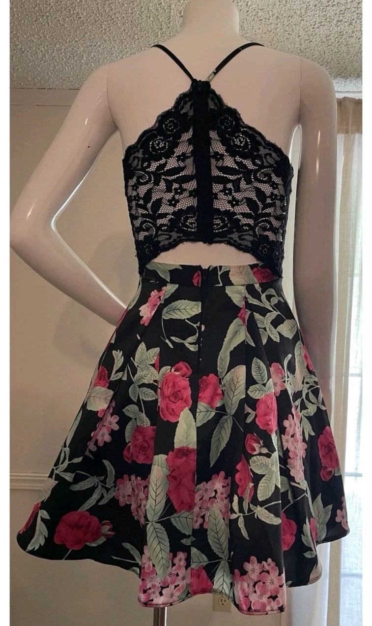 B. Smart Women’s Sleeveless Size 9 Black Floral Dress with Criolyn EUC