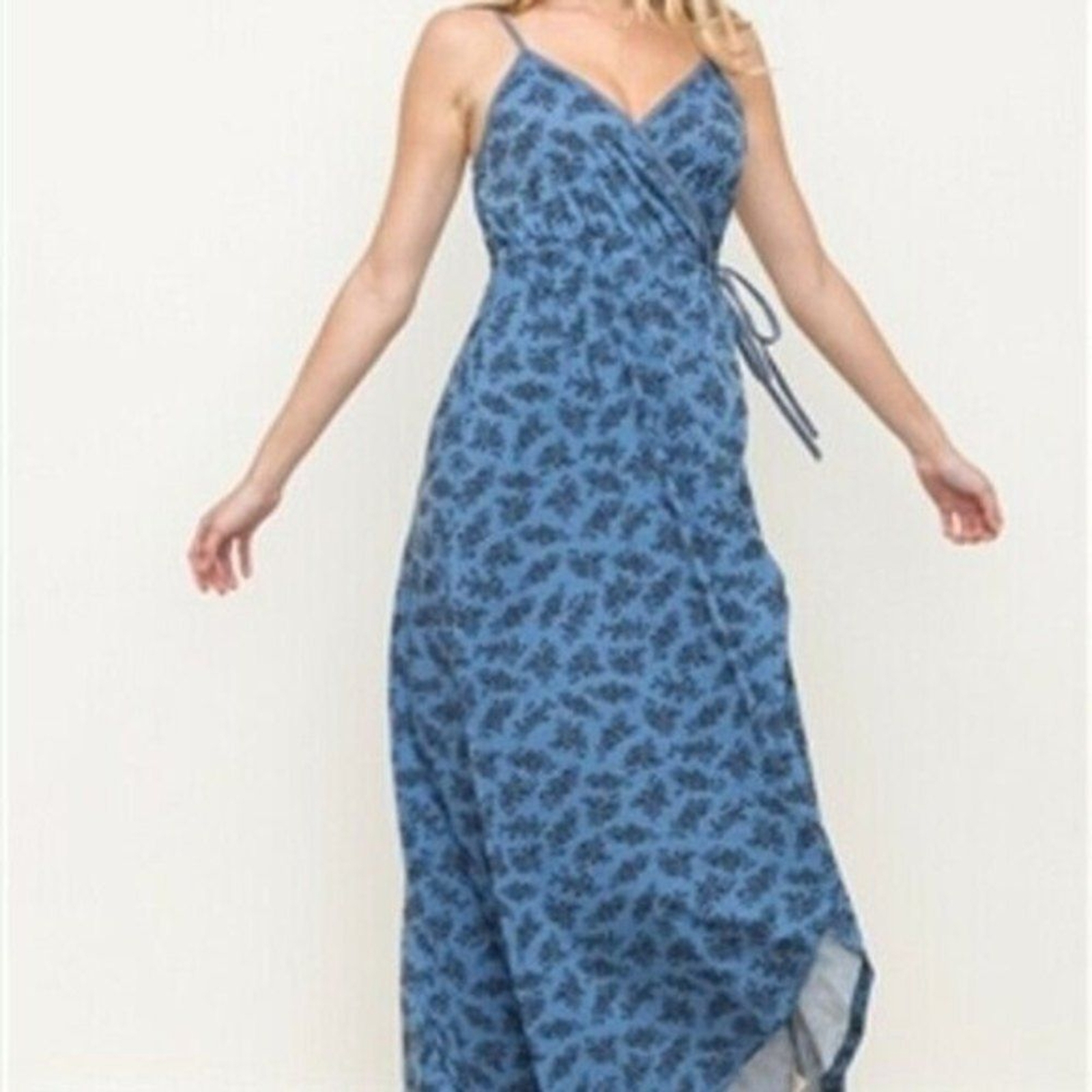 PREOWNED Hem & Thread Button Tie Contemporary Cami Strap Blue Wrap Medium Maxi