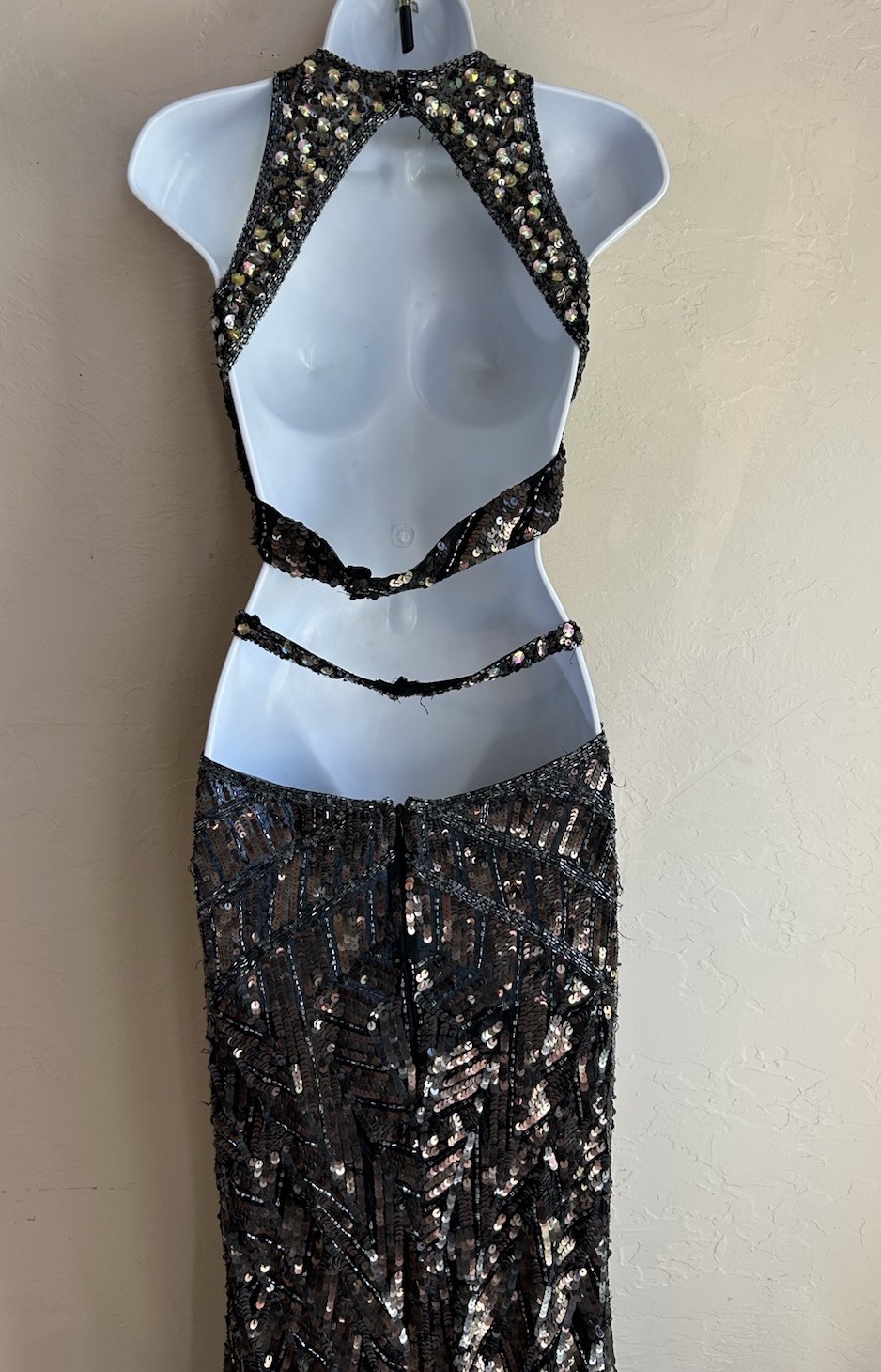 Cassandra Stone Mac Duggal Beaded Sequin Gown 6 Backless Formal Prom Thigh Slit