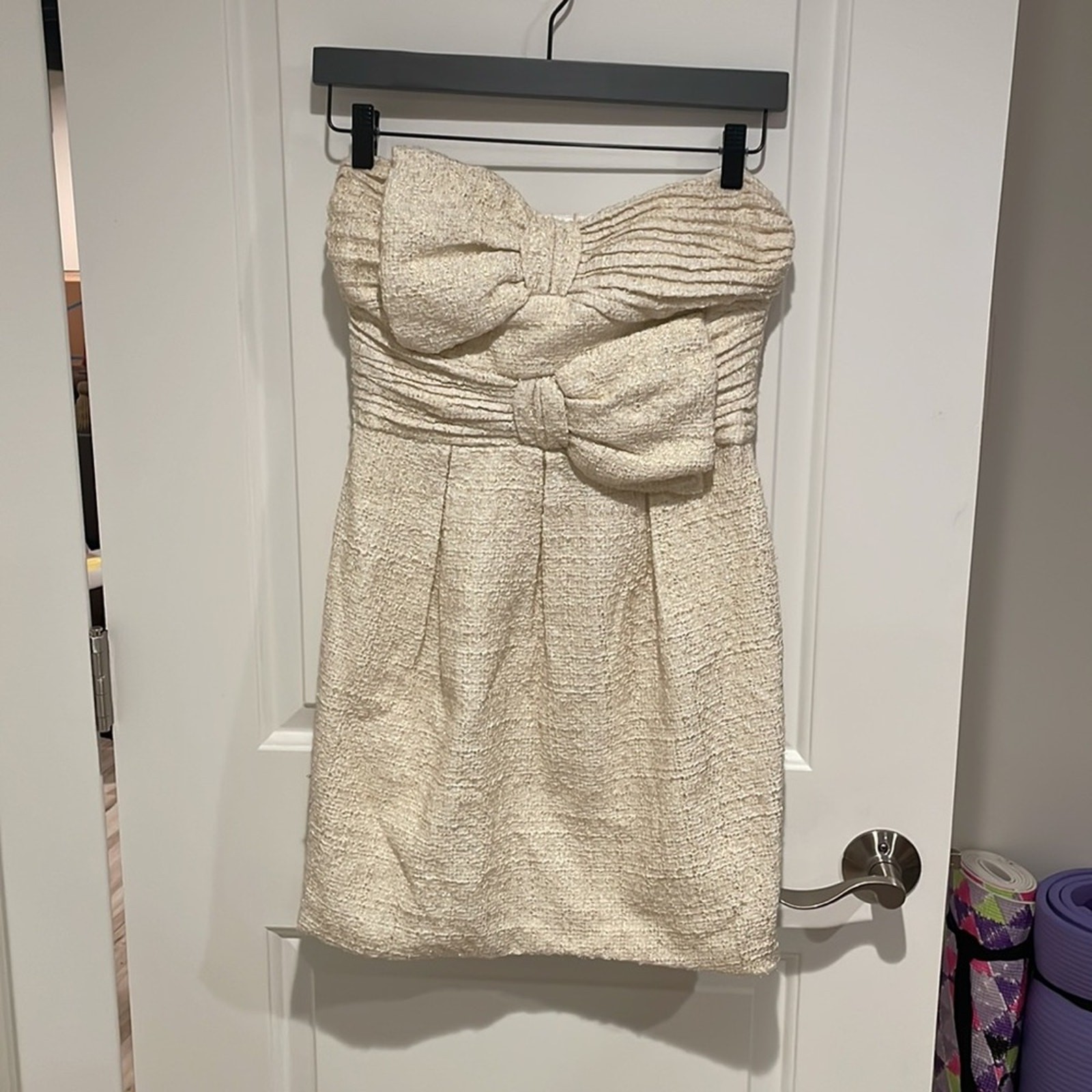 A. drea cream metallic bow strapless dress Medium