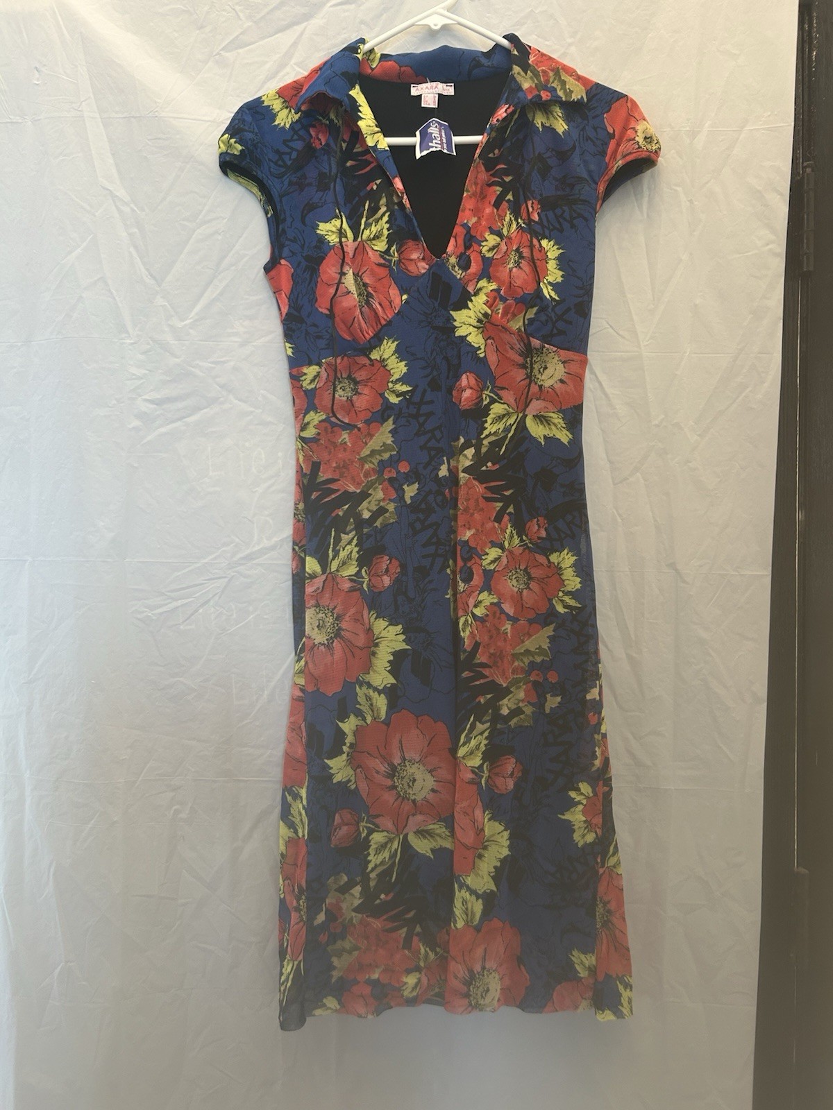 Axara Junior’s Floral V Neck Short Sleeve Dress Blue/Black/Red/Green Sz S NWNT