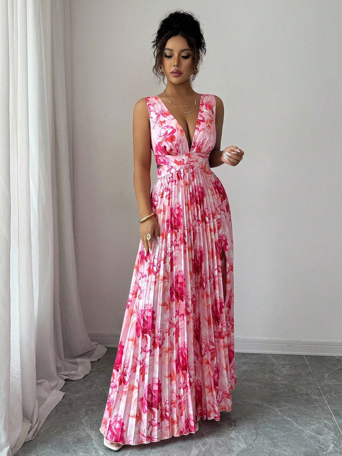 Sleeveless V Neck A Line Maxi Dress with Ruffle and Floral