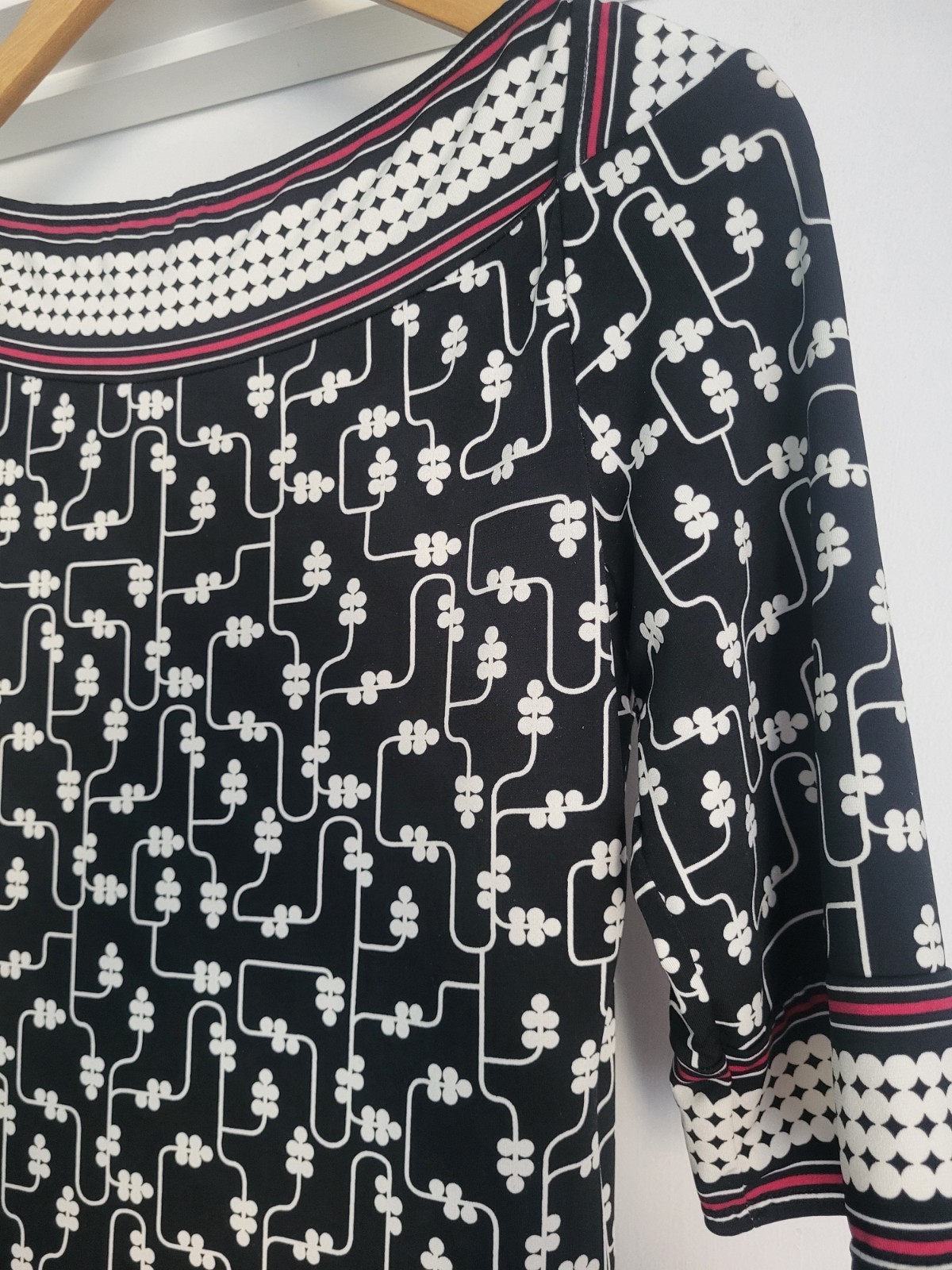 Max Edition Geometric Half Sleeve Sheath Dress Size Medium Lightweight Stretch