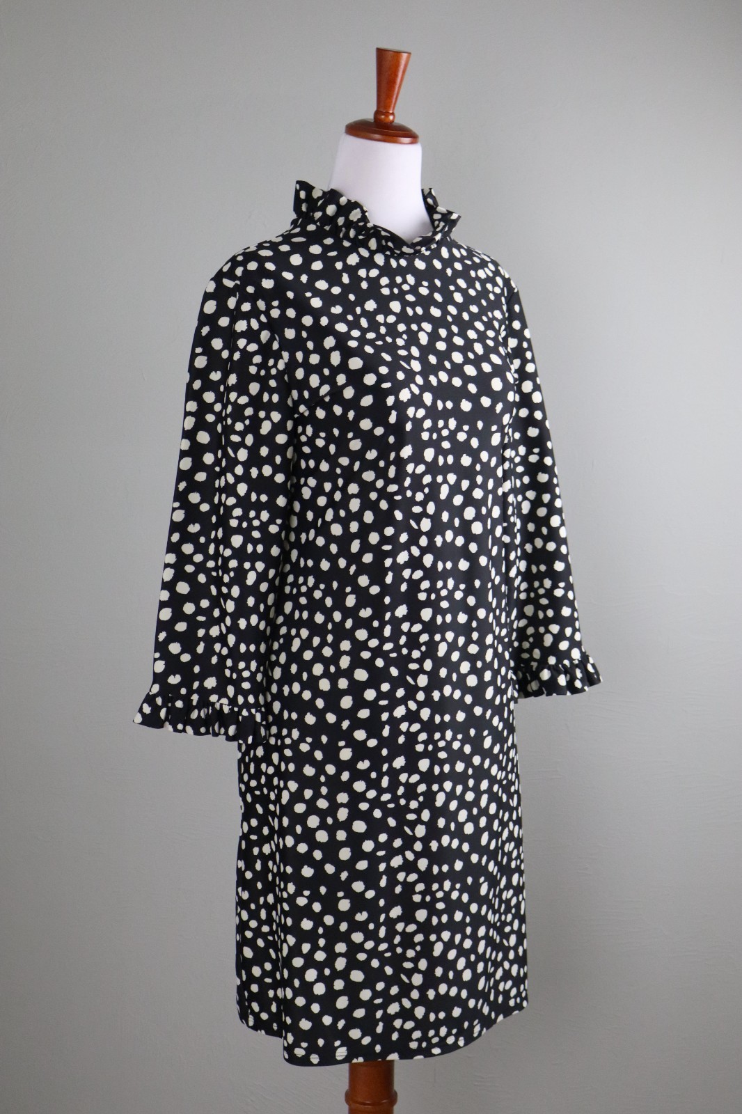 JUDE CONNALLY $168 Smooth Stretch Dalmatian Ruffle Neck Dress Size Medium