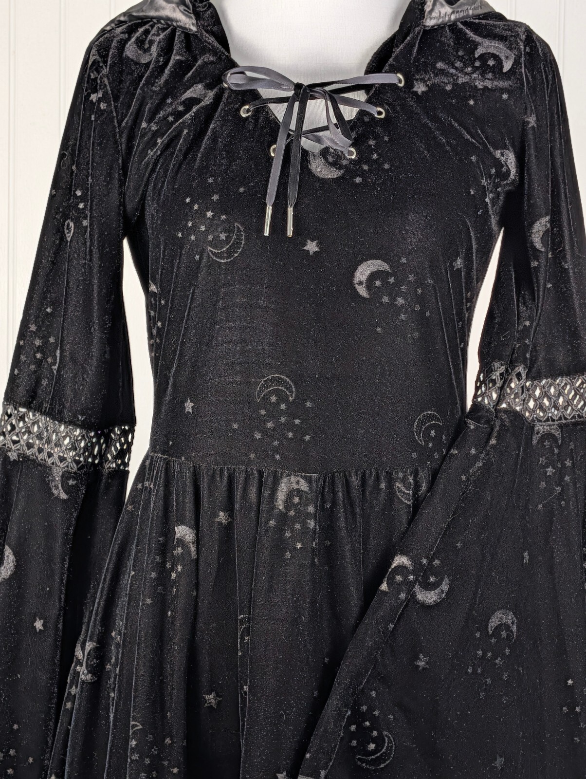Spirit Halloween Celestial Coven Black Velvet Hooded Dress Moon & Stars M