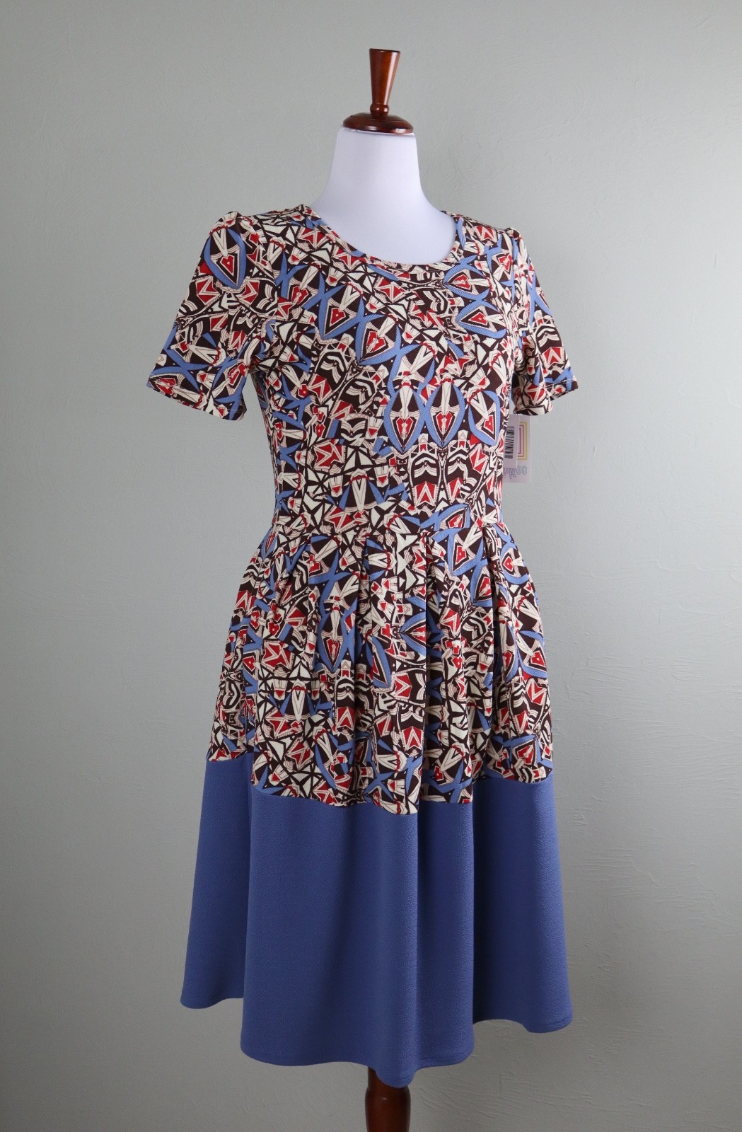 LULAROE NWT Textured Stretch Border Hem Blue Brown Geo Amelia Dress Size Large