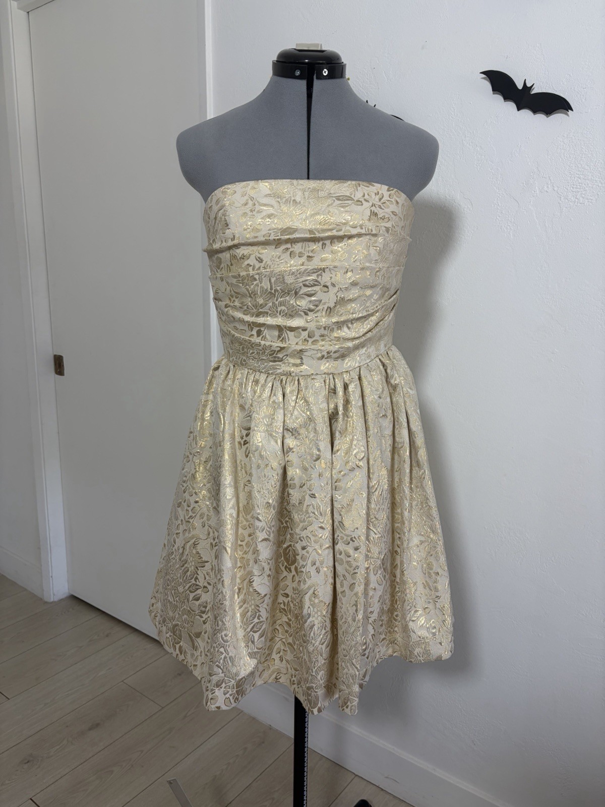 Wyton Gold Silk Blend Ivory Floral Brocade Lined Strapless Fit & Flare Dress S