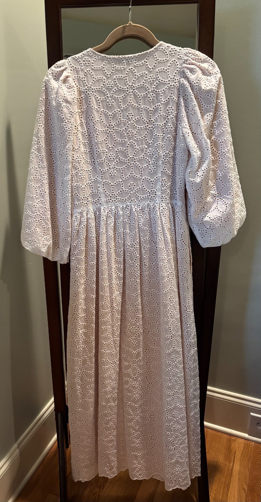 Tyler Boe Sabrina Midi White Lace V-neck 3/4 Sleeve dress Women’s Sz S NWT $302