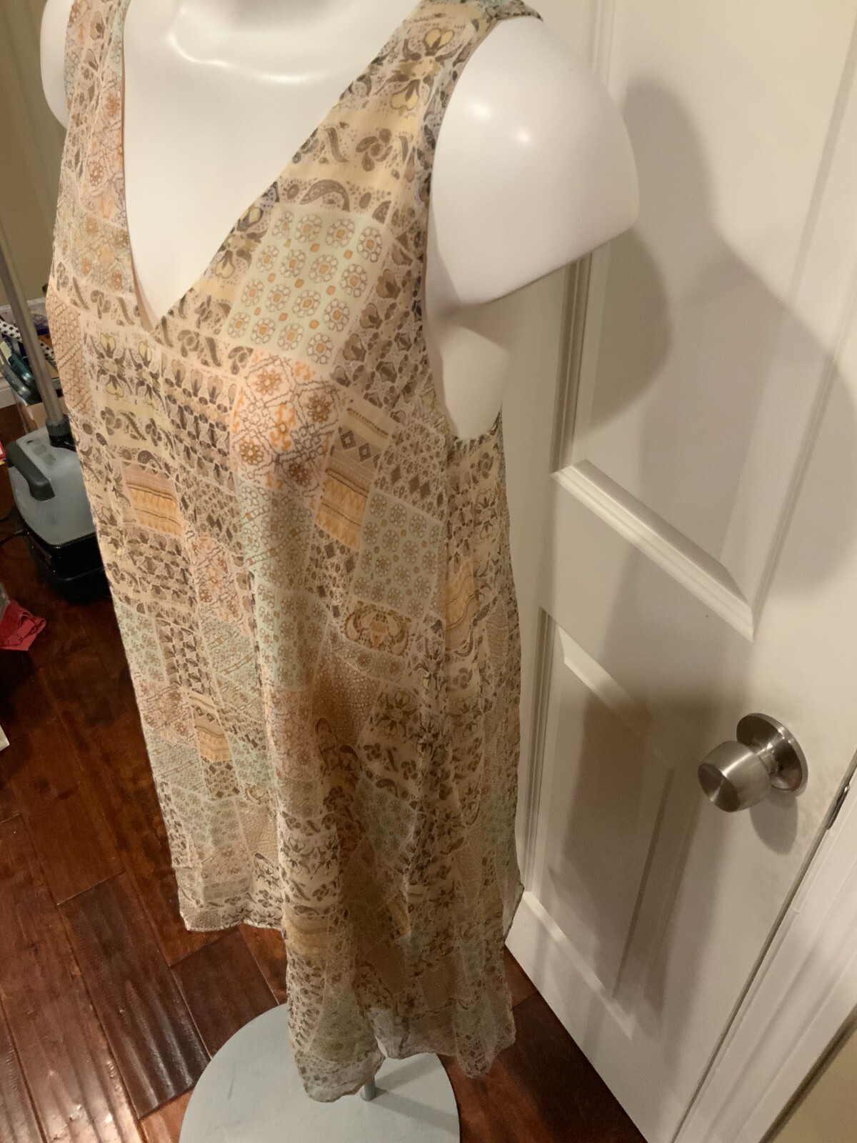 Massimo Dutti Tan V-Neck Trapeze Dress w/ Paisley Print, Size 6