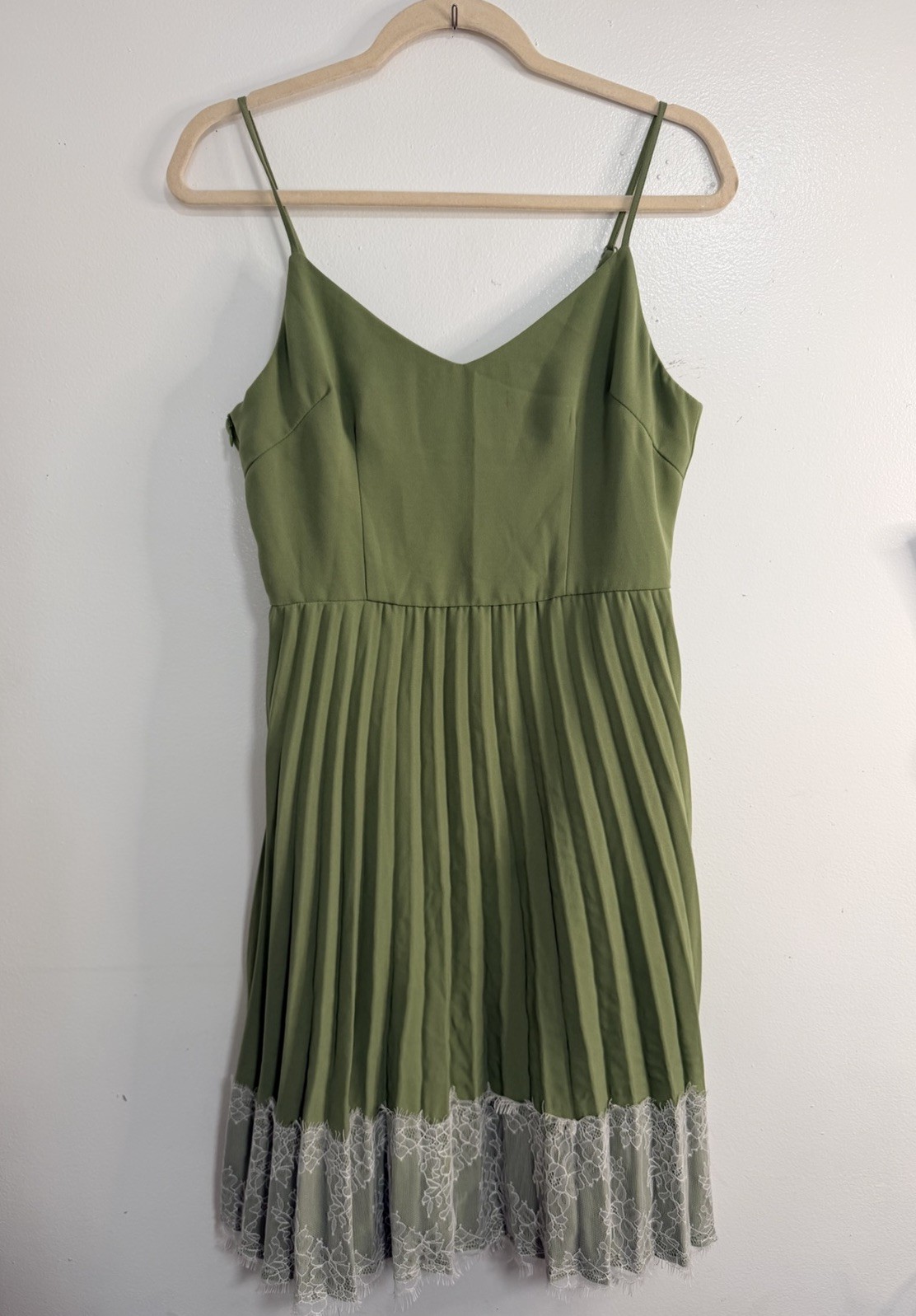 LYNA Green Pleated Lace Trim Sleeveless A-Line Knee Length Dress