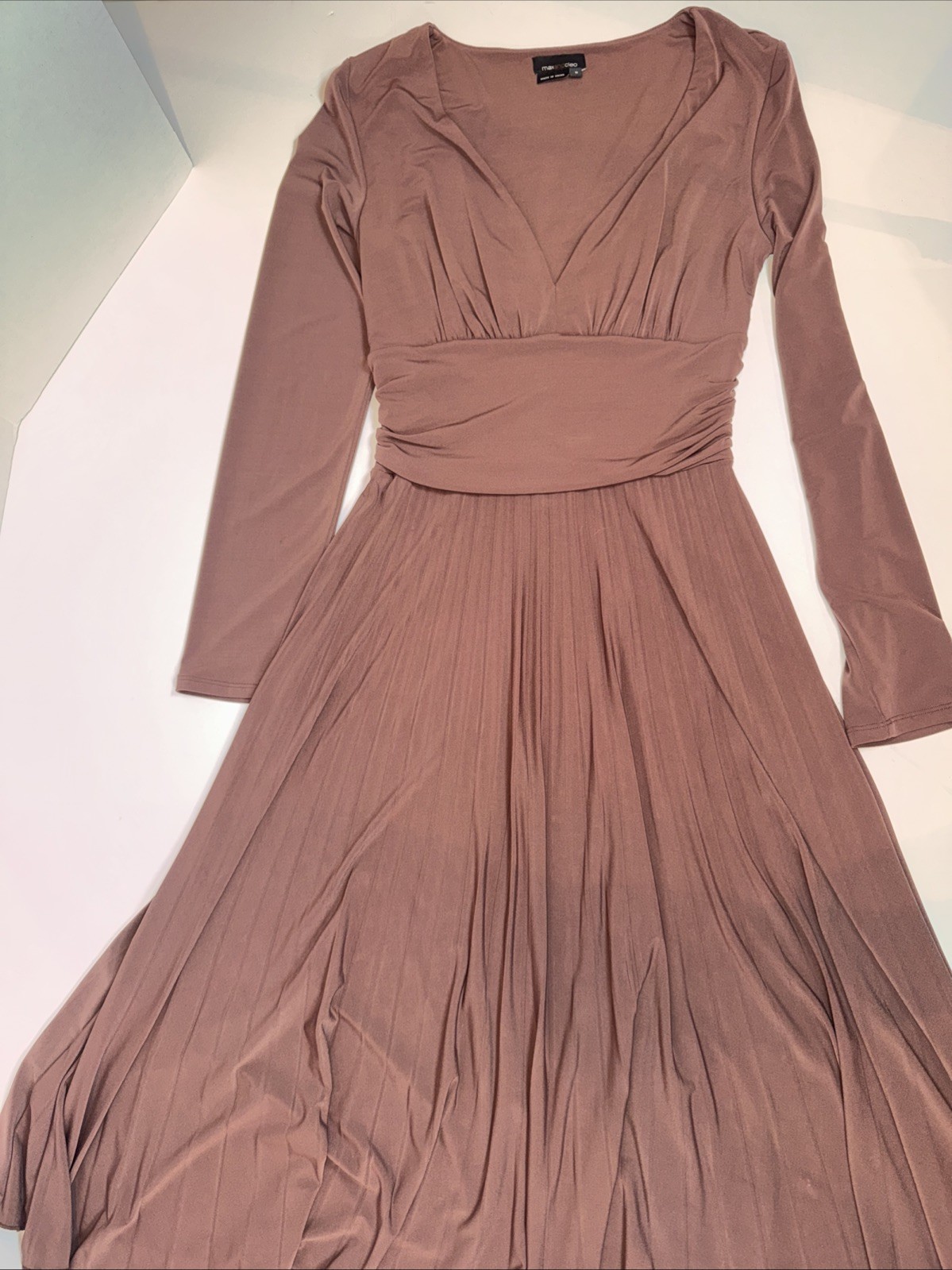 Max And Cleo Women’s Fit And Flare Dress Size Medium V Neck Brown