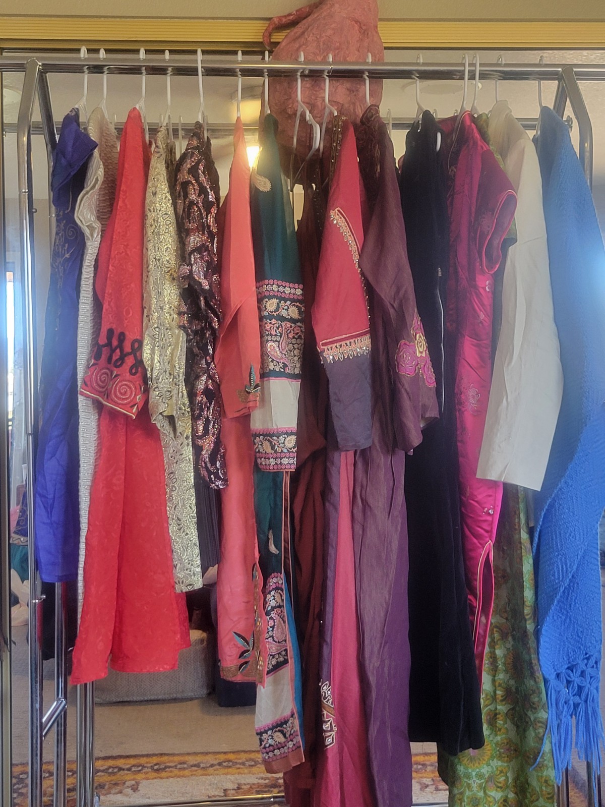 BEAUTIFUL VINTAGE LOT, BOHEMIAN, ECLECTIC, GLAM (15) ITEMS IN THE LOT S/M