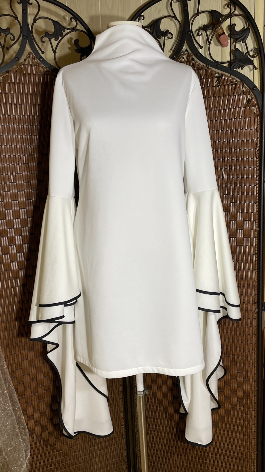 Sz Large Flared LONG Sleeves Goddess White Stand up Collar Mini Dress