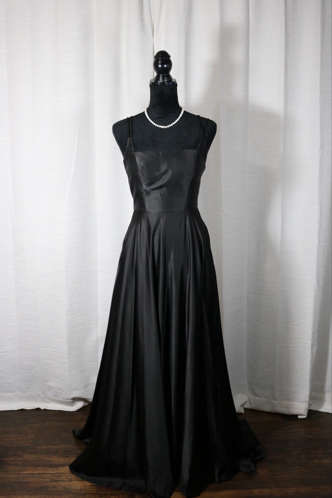 B. Darlin Juniors 1/2 Black Satin Sweetheart Backless Long Formal Gown