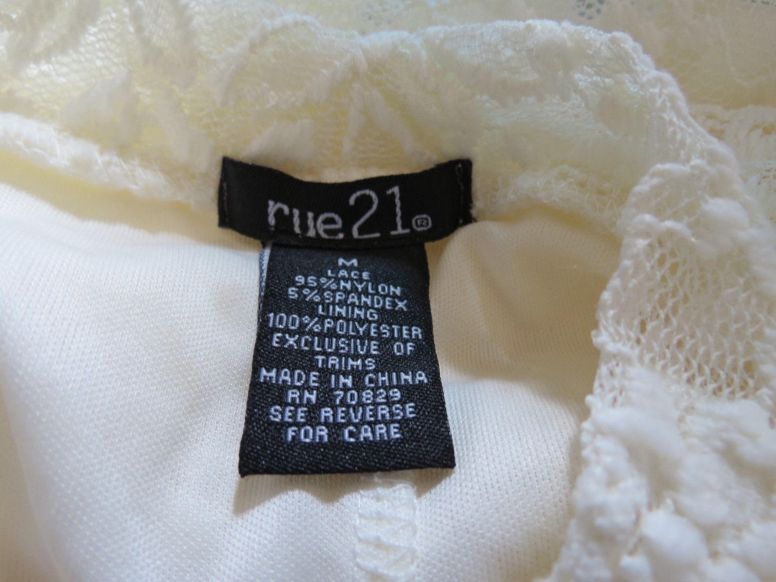 NEW, BEAUTIFUL & STYLISH RUE 21 SOFT IVORY FLORAL LACE OVER LINING DRESS SZ M