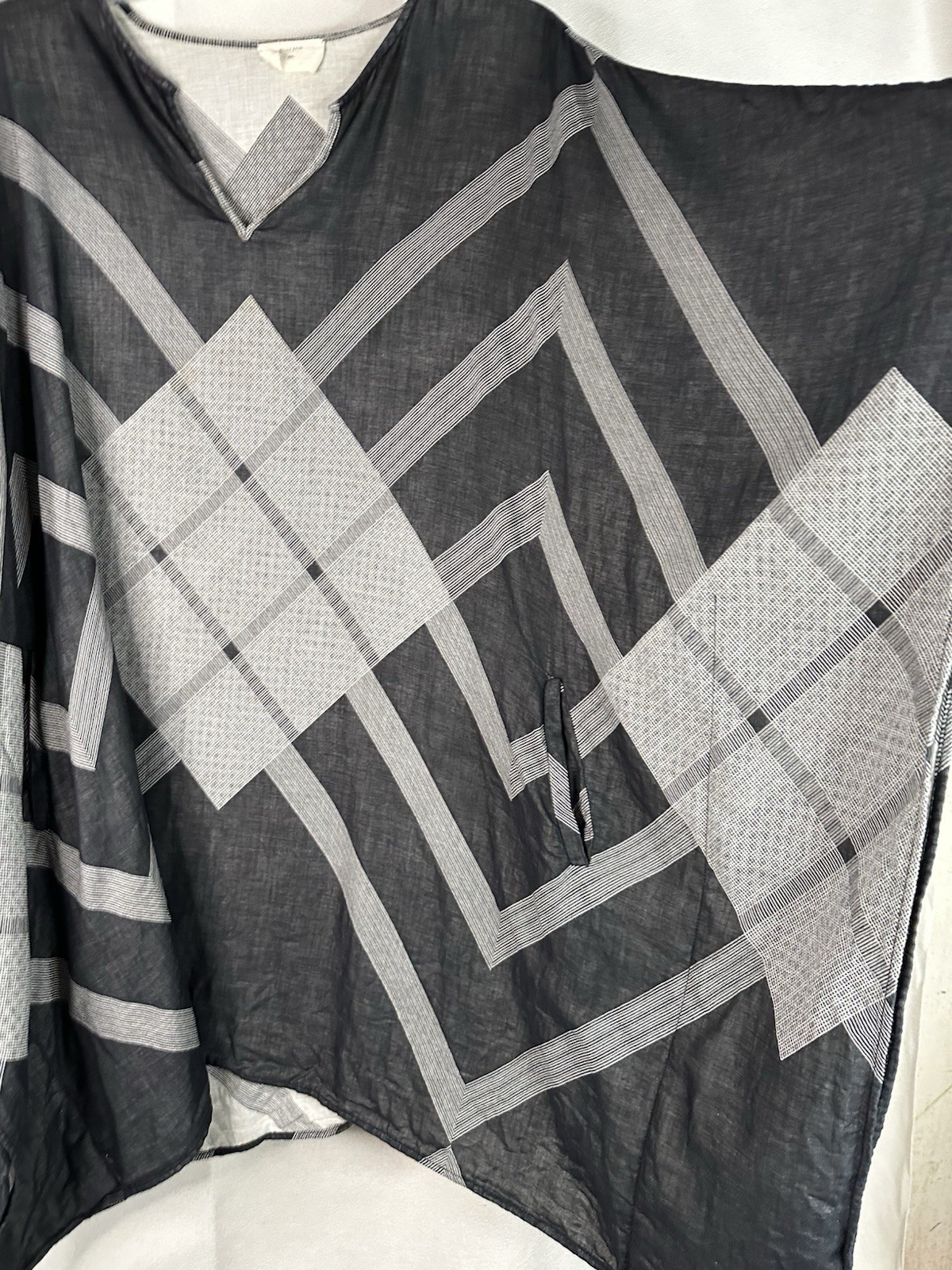 BILLY REID Boxy Tunic Kaftan Poncho Shirt Sz M / L Black Plaid Gauze monochrome