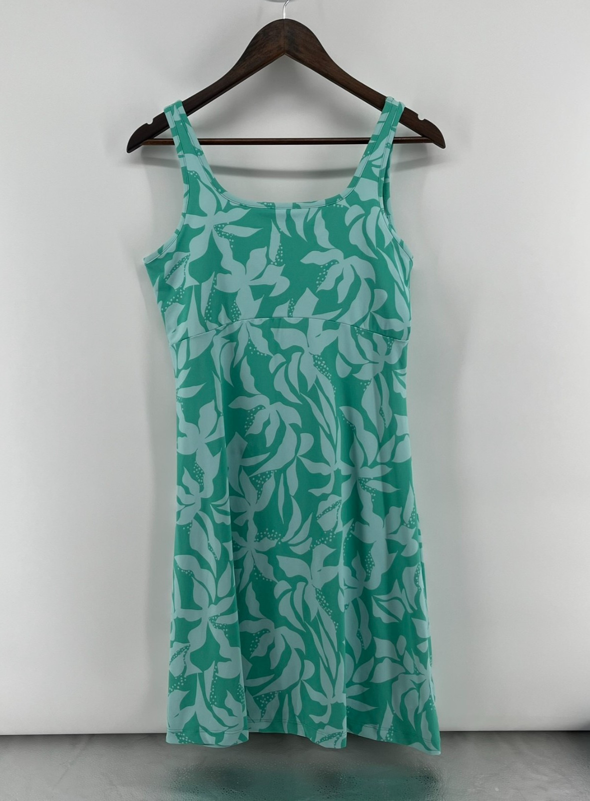 Columbia PFG Dress Medium Freezer III Teal Green Tropical Palm Leaf Fishing EUC!