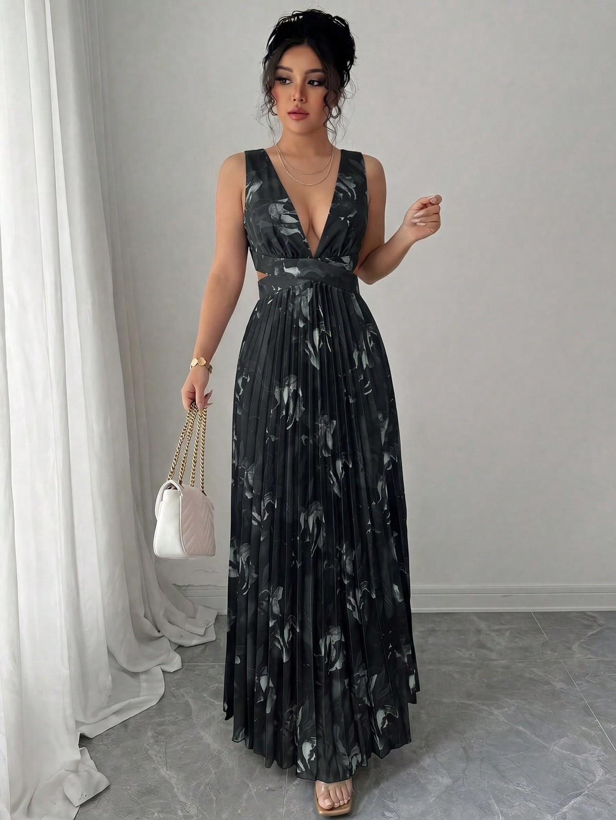 Sleeveless V Neck A Line Maxi Dress with Ruffle and Floral