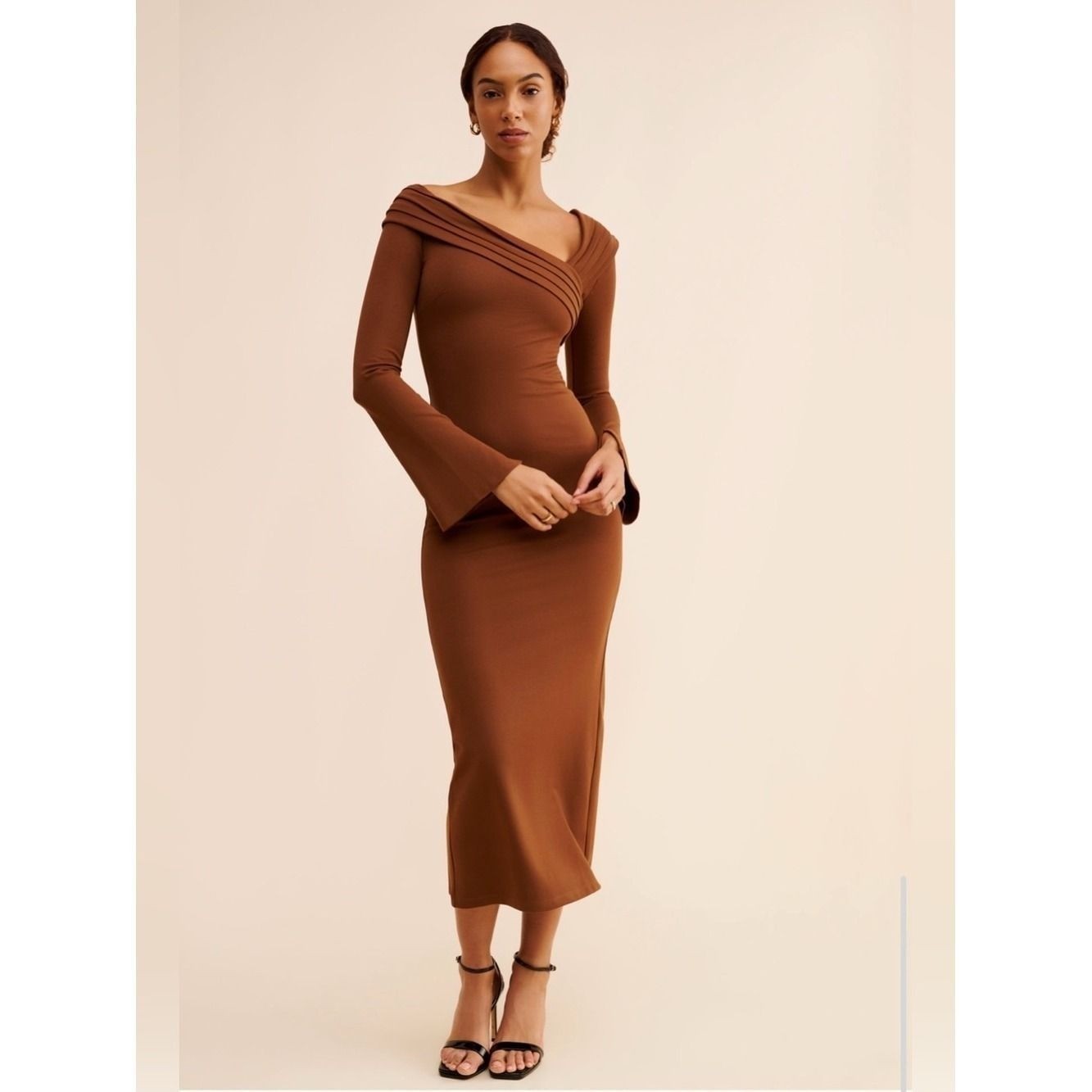 Revolve Elexiay Off-Shoulder Ribbed Midi Dress NWT Small