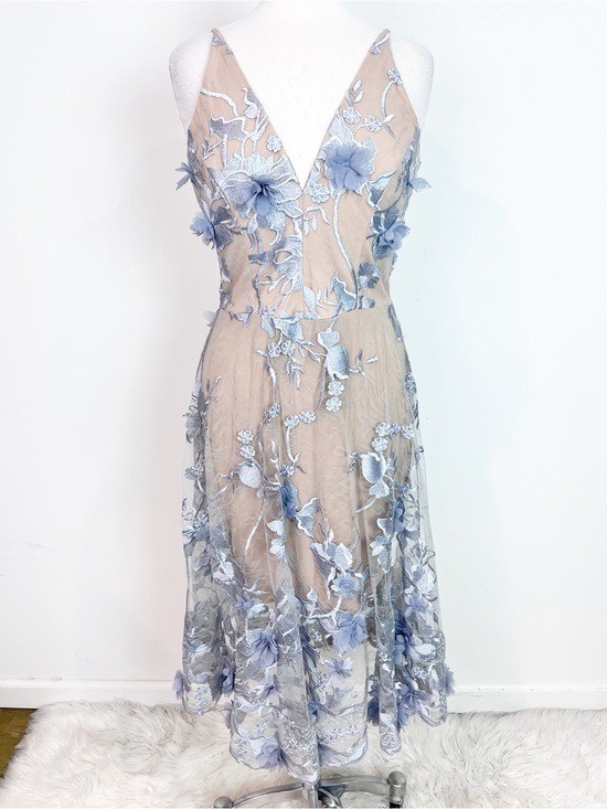 DRESS THE POPULATION AUDREY GRAY LACE EMBROIDERED V-NECK SLEEVELESS DRESS MEDIUM