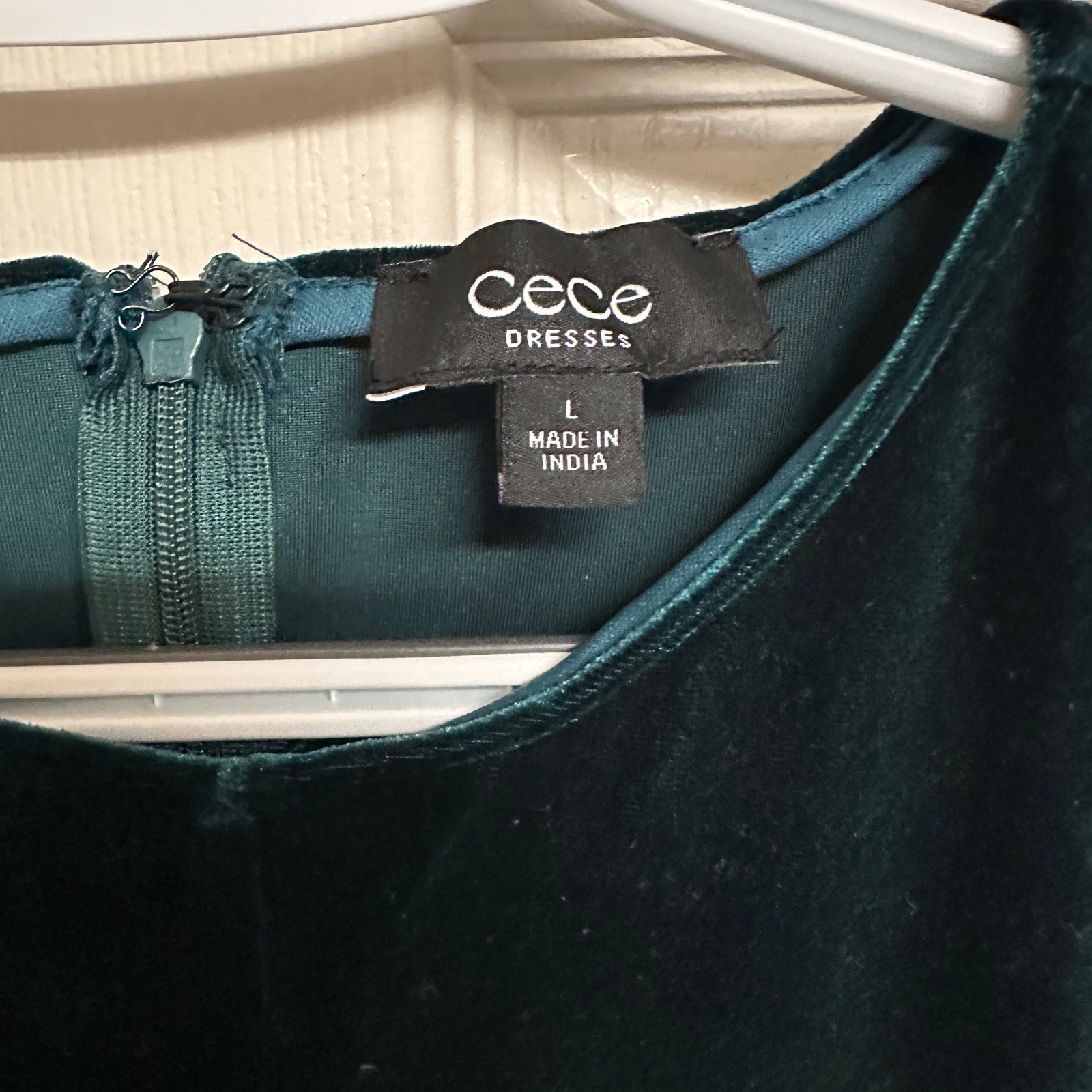CeCe Velvet Sleeveless Ruffle Trim Shift Dress Size L Deep Spruce Green Flirty