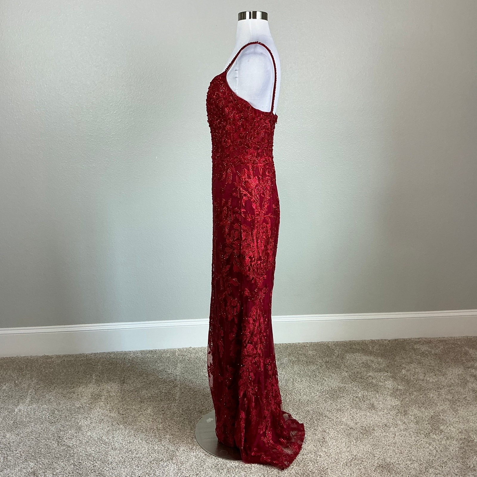 Mac Duggal 20330 Red Evening Gown Beaded Lace Sleeveless Mermaid Dress Size 12