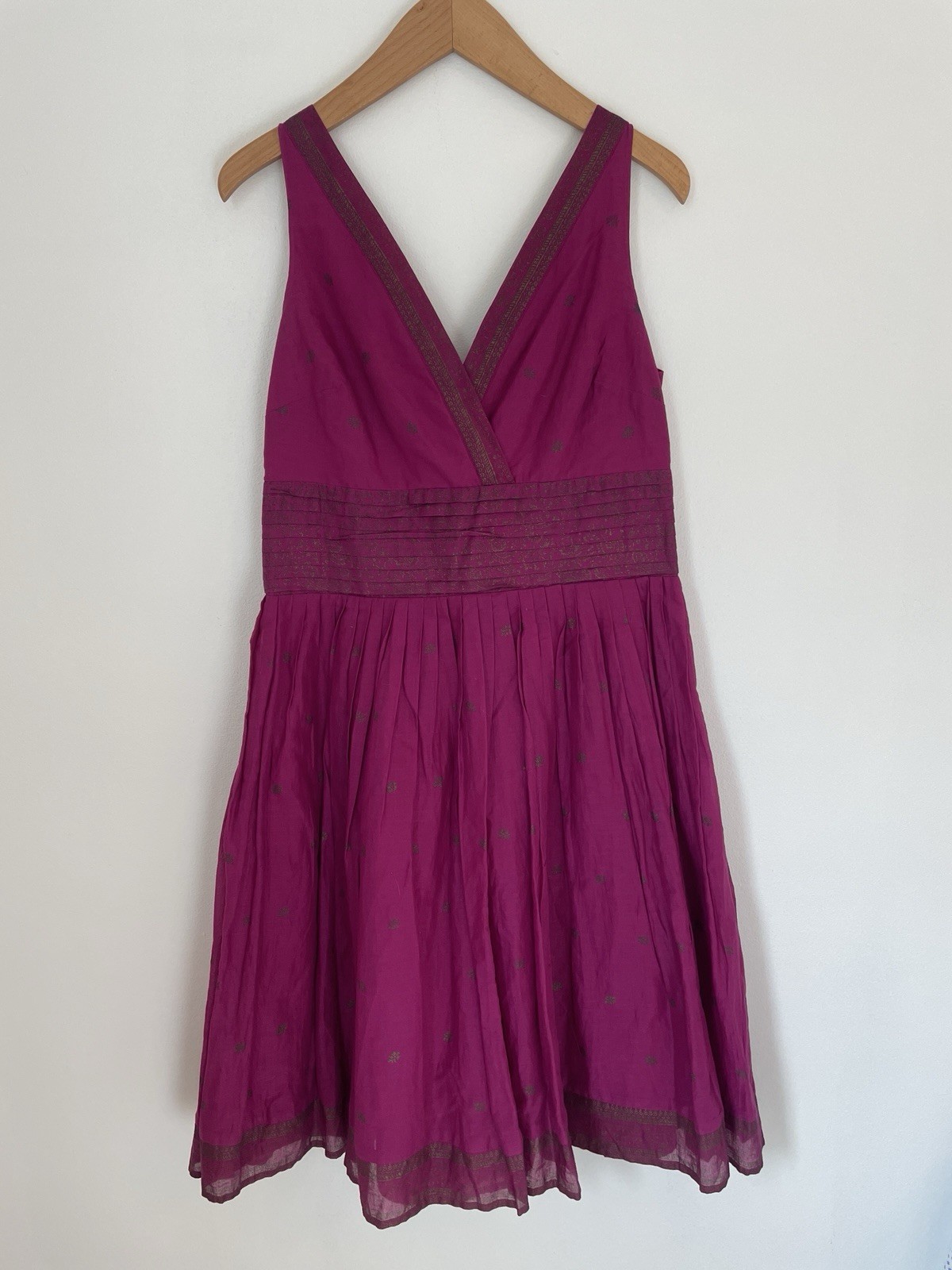 Isaac Mizrahi Dress Vibrant Pink Sz 10 Pleated Boho V- Neck
