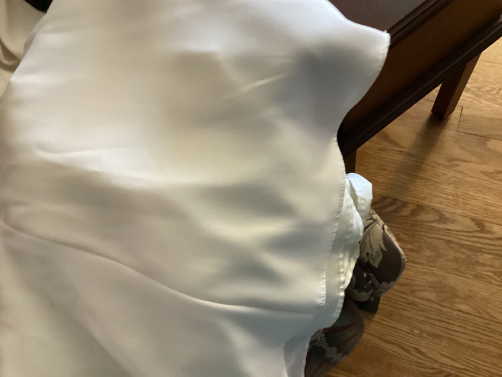 WATTERS AND WATTERS, 10, Soft white, SS, Long, REPURPOSE, STAIN ON FRONT BODICE