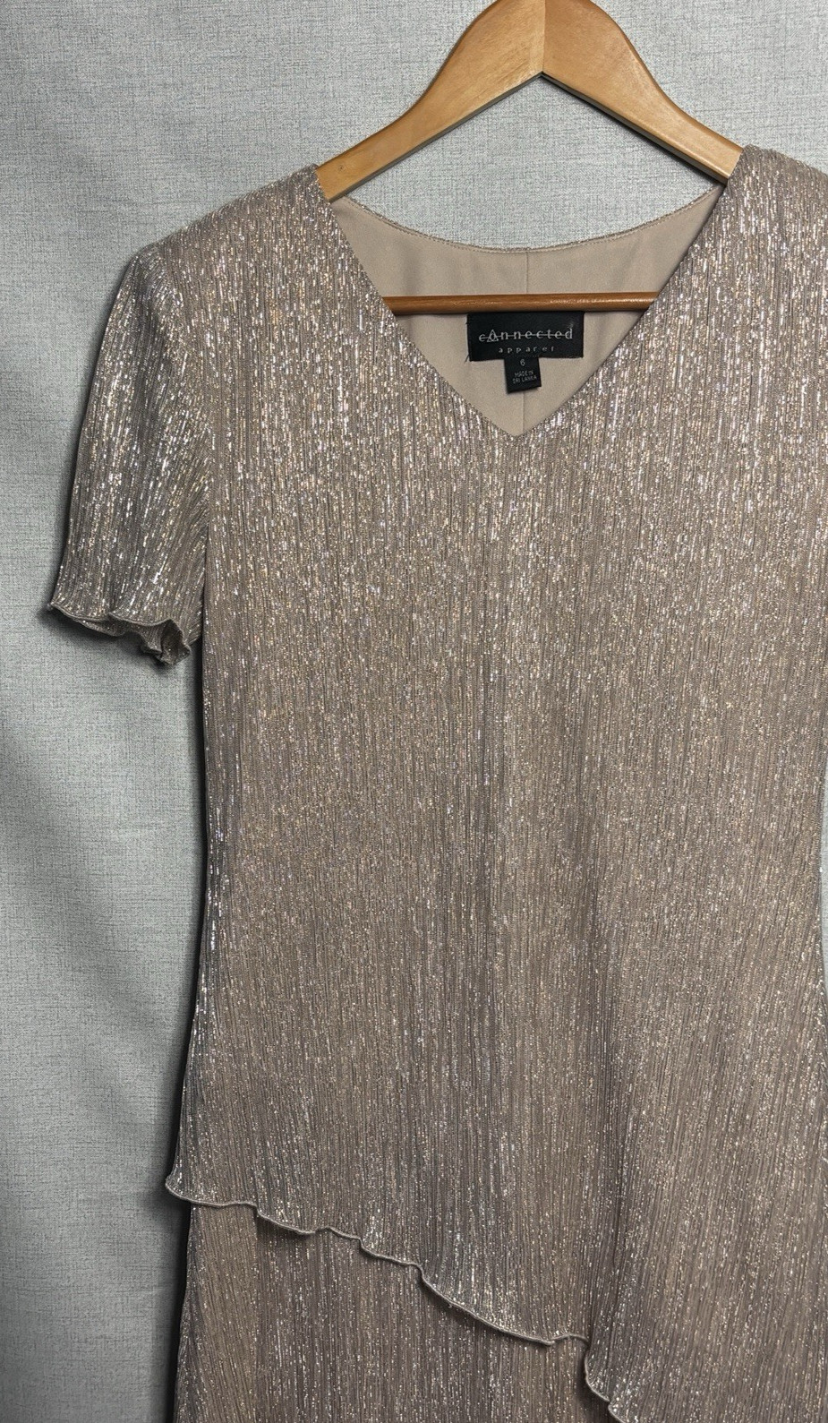 Connected Apparel Metallic Shimmer Overlay Dress Women’s Size 6 Champagne
