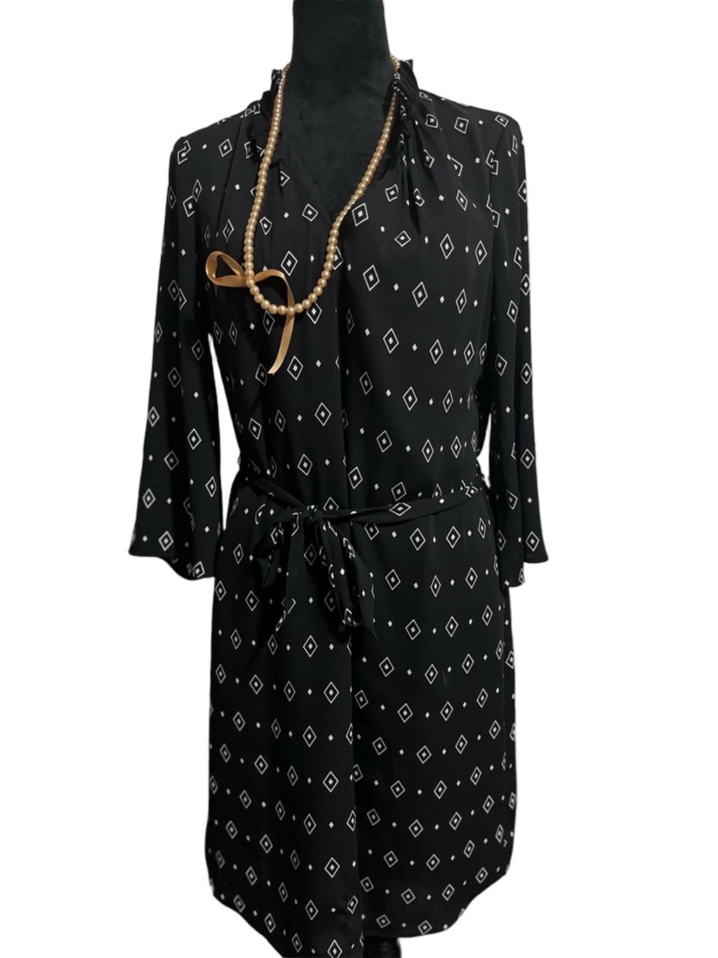 EUC Women’s WHITE HOUSE BLACK MARKET Black & White Diamond Mini Dress Size 6