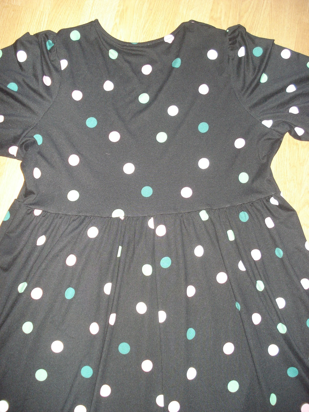 JD WILLIAMS BLACK POLKA DOT POCKETS FLORAL POLY/ELASTANE SHORT SLEEVE UK 16