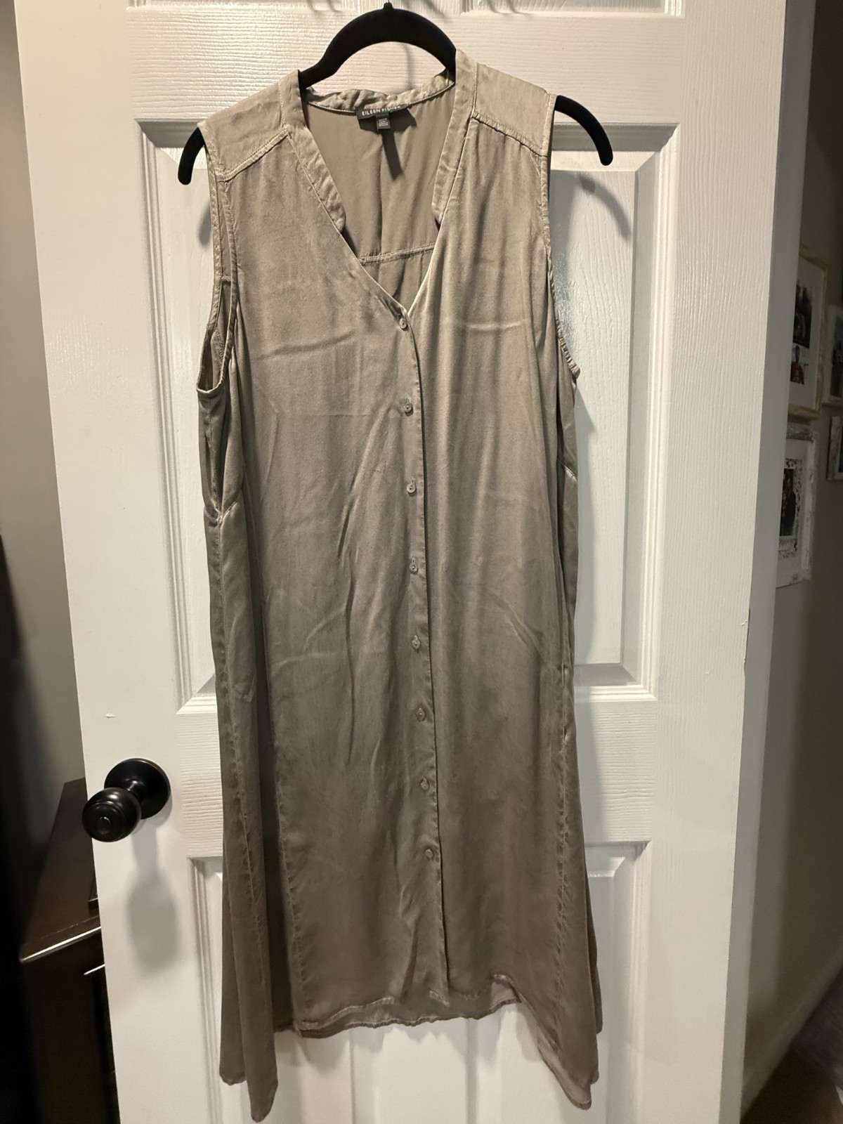 Excellent Pre-loved Eileen Fisher Charmeuse Mandarin V Neck, Sz M 100% silk