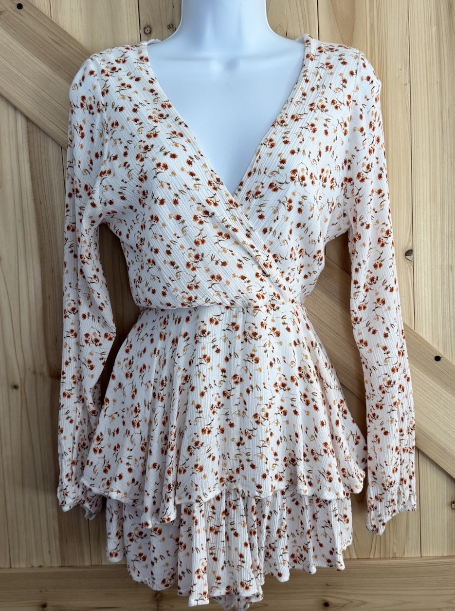 Altar’d State Cream Festival Floral Cottage Core Ruffle Wrap Romper Sz S *Stain*
