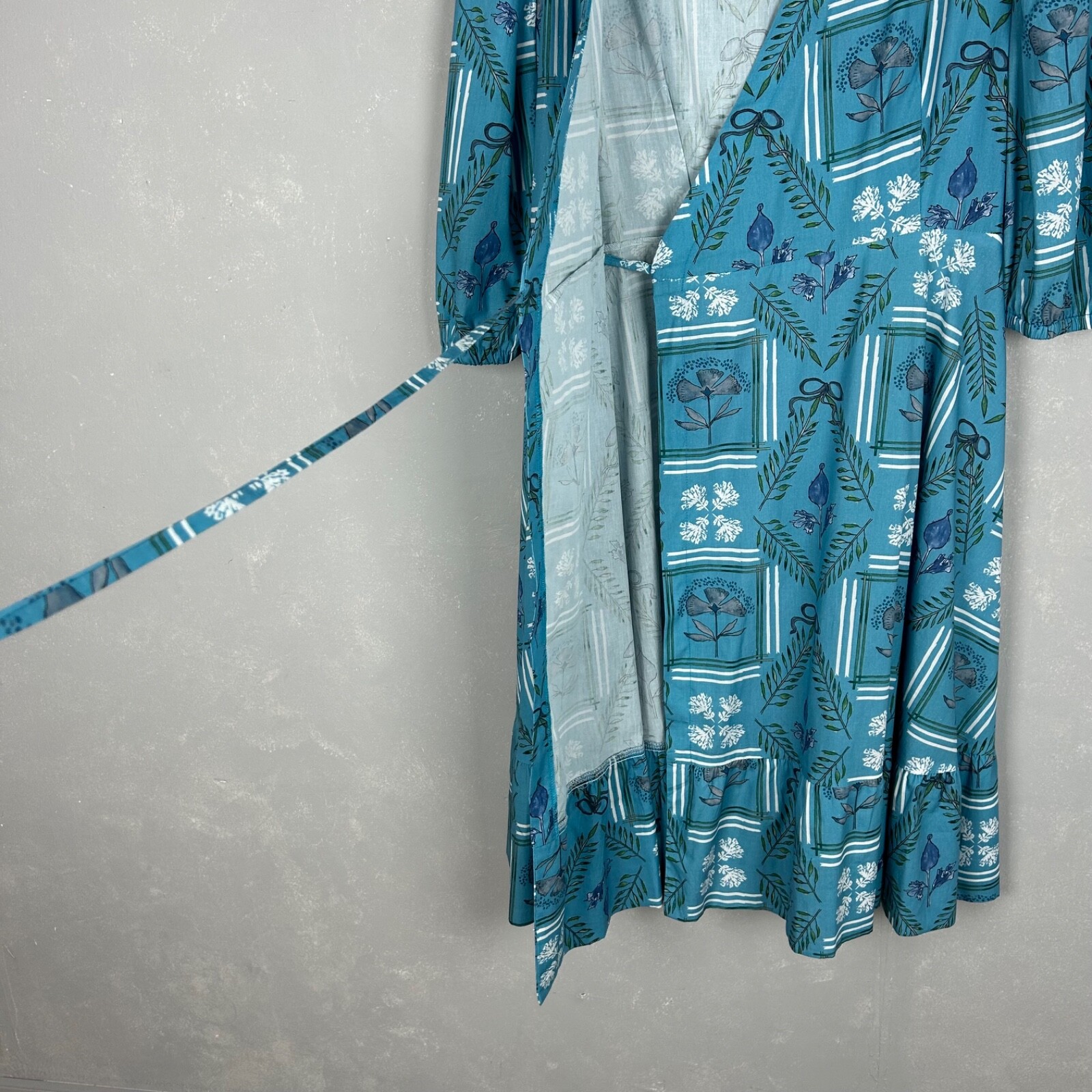 Brooke Wright size L Kitty midi wrap dress blue botanical floral linen cotton