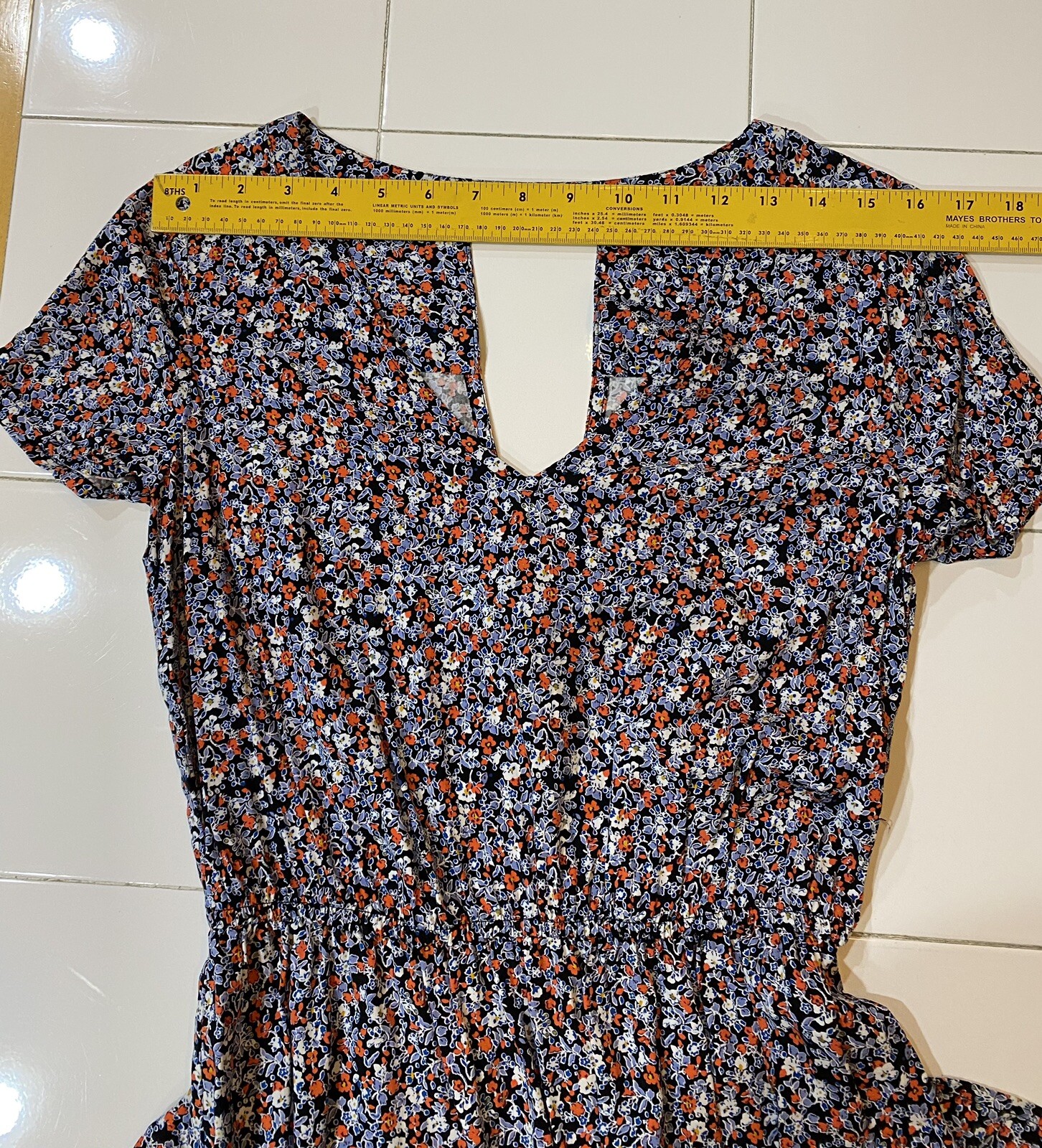 Gap Small Short Sleeve Mini Floral Dress ~ Elastic Waist -V-Neck -Cut Out Back