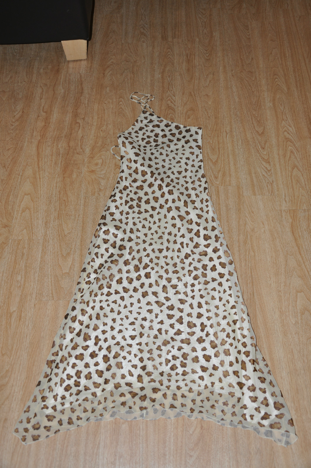 Phenomenal (Top Malaysian bespoke designer, Mel Looi) ladies dress NEW – small
