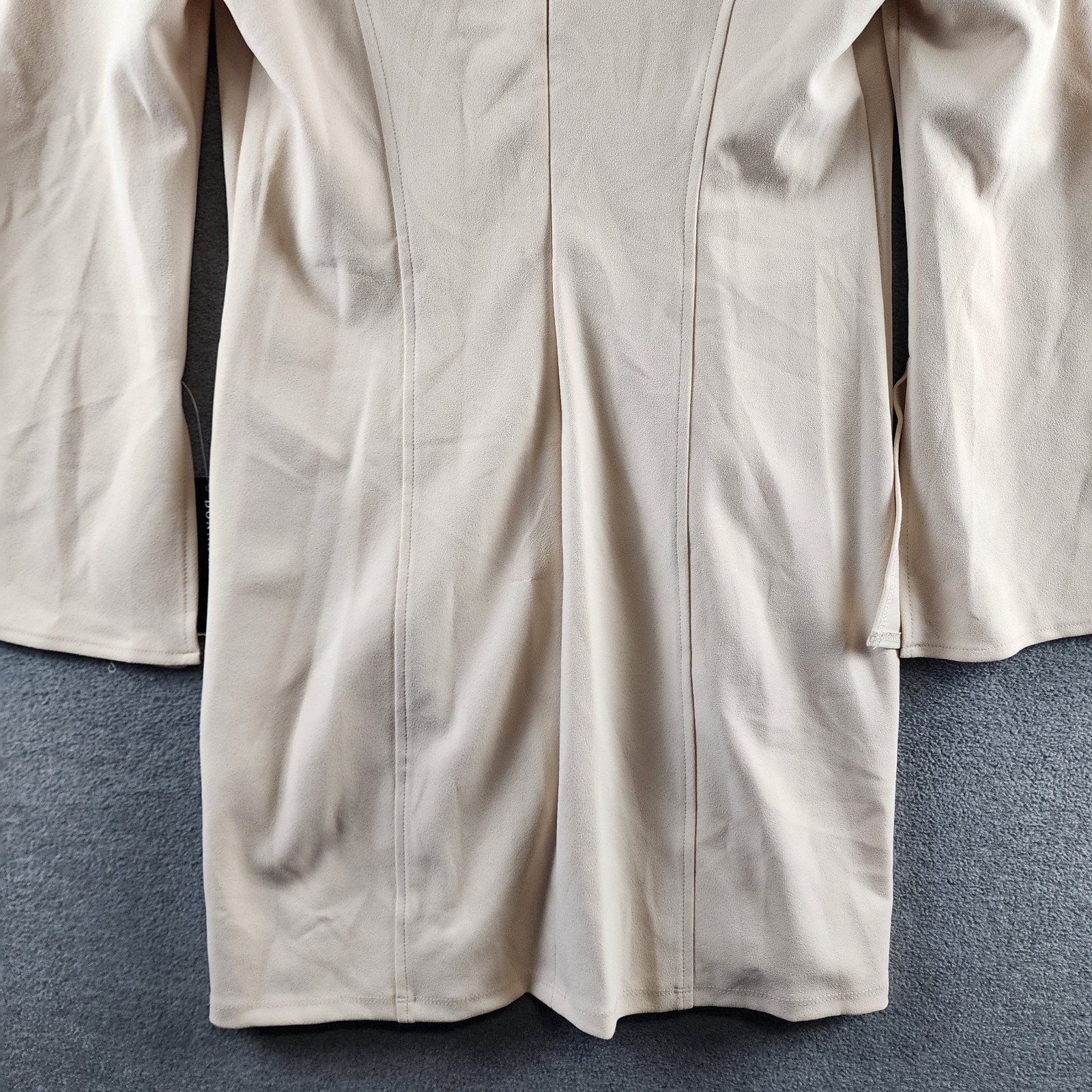 Donna Morgan Scoop Neck Long Sleeve Mini Dress Women’s 6 Horn Back Zip Closure